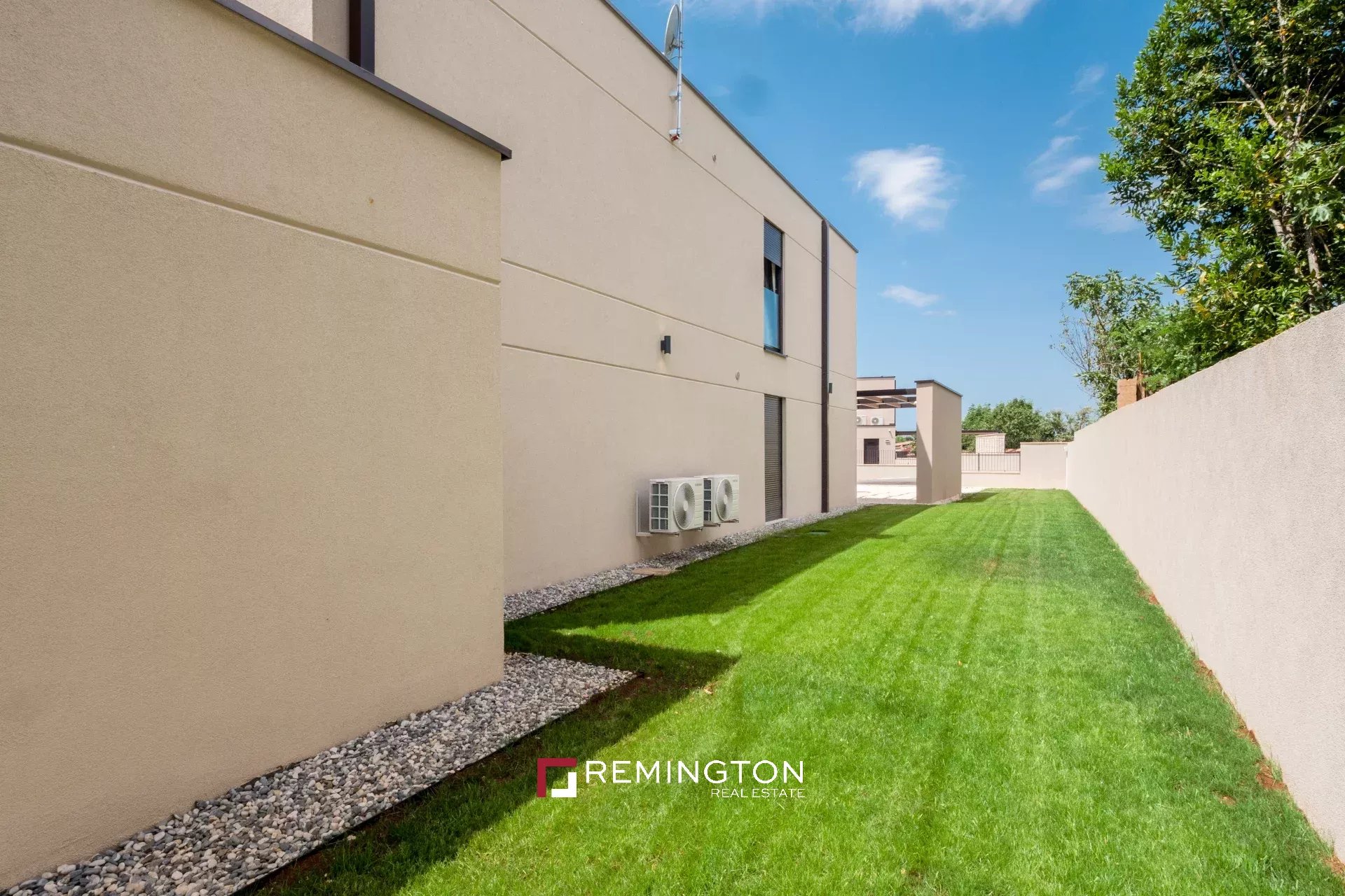 4 Bedroom Villa/Townhouse's Image 17