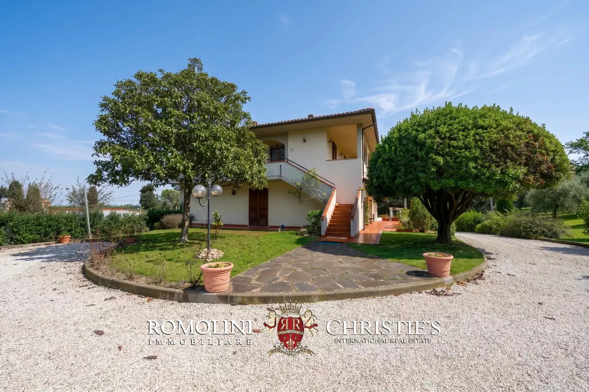 5 Bedroom Vineyard's Image 3