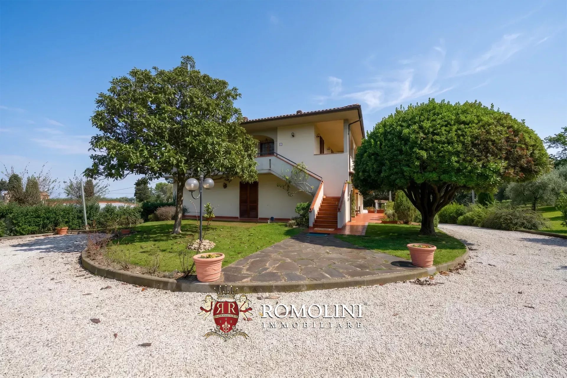 5 Bedroom Vineyard's Image 3