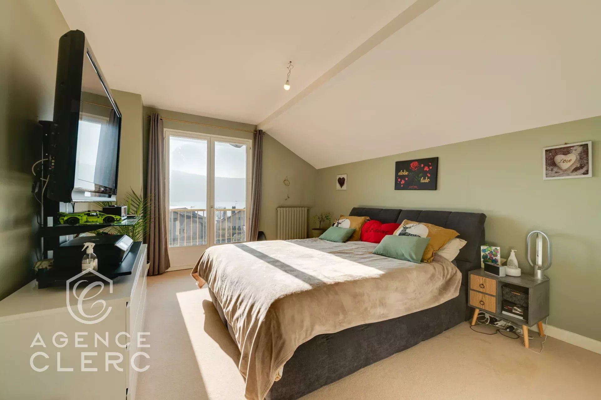 4 Bedroom Villa/Townhouse's Image 18
