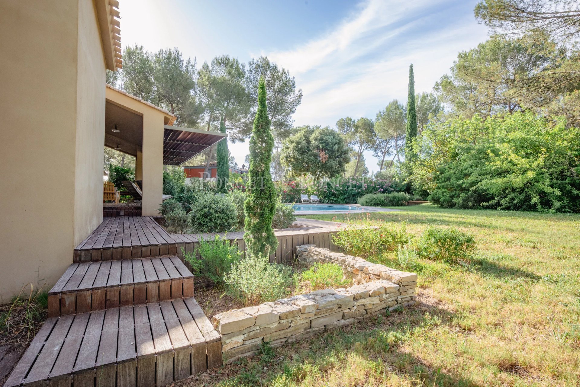 6 Bedroom Villa/Townhouse's Image 3