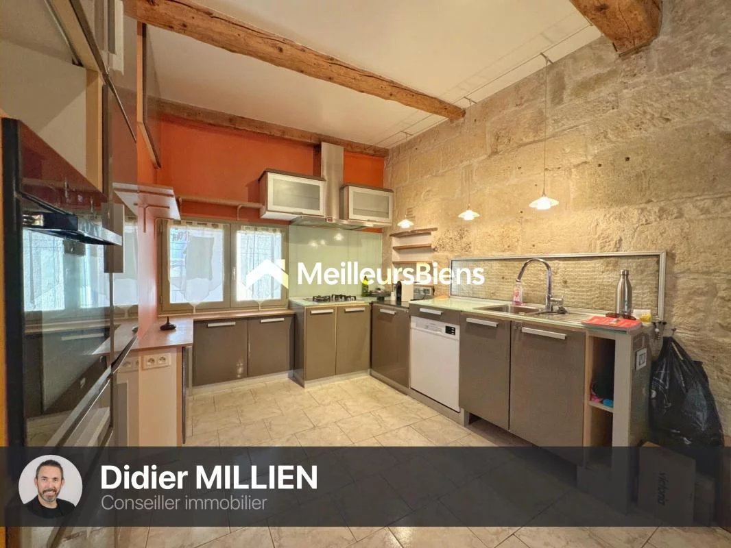 Maison de village de caractère du XVIe siècle, 4 pièces avec garage à Loupian