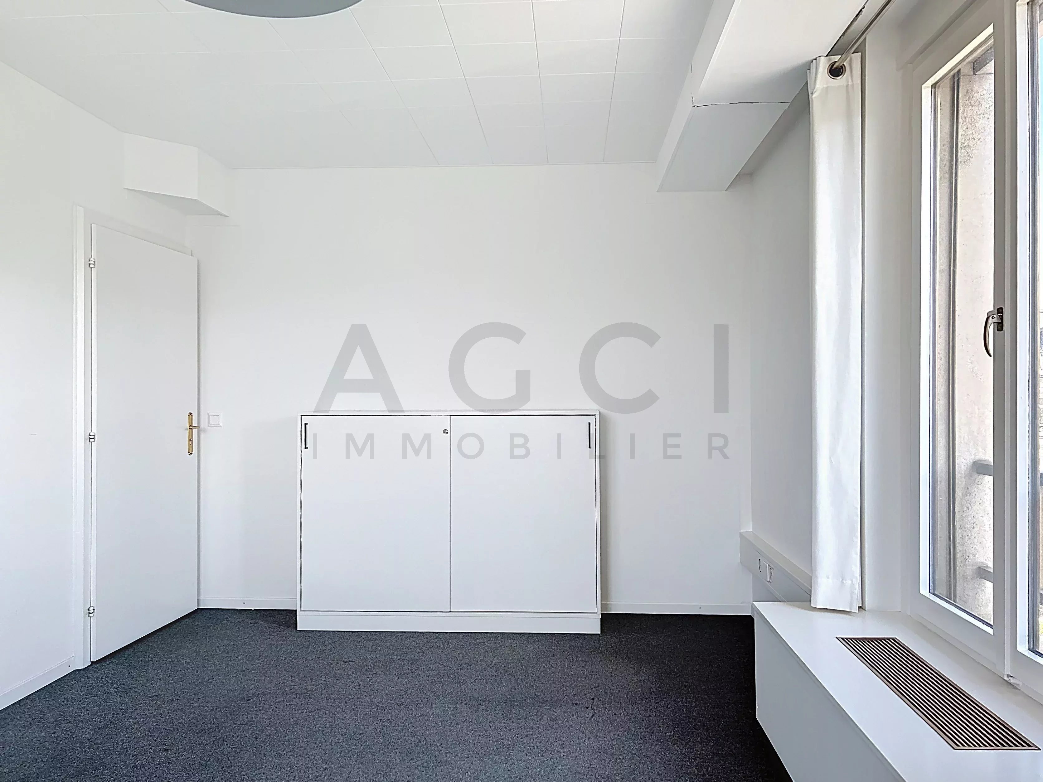 NOUVEAUTÉ EN LOCATION BUREAU AU COEUR DE GENÈVE ! - Photo 5