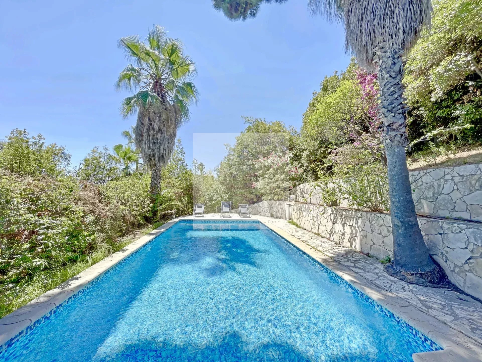 Villa de luxe à Cannes : Écrin d'élégance avec vue mer panoramique dans un domaine privé — photo 8
