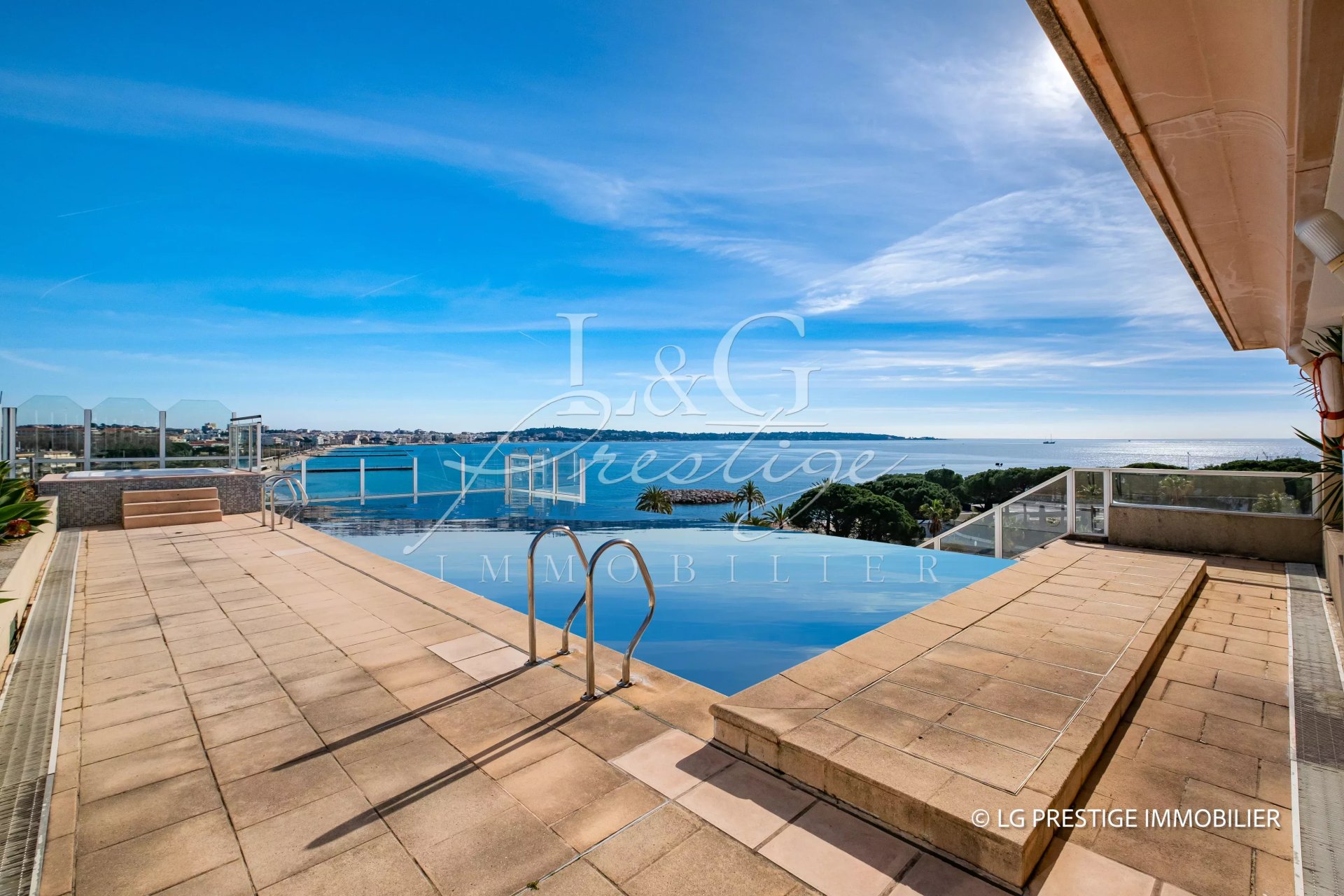 06220 GOLFE-JUAN APPARTEMENT