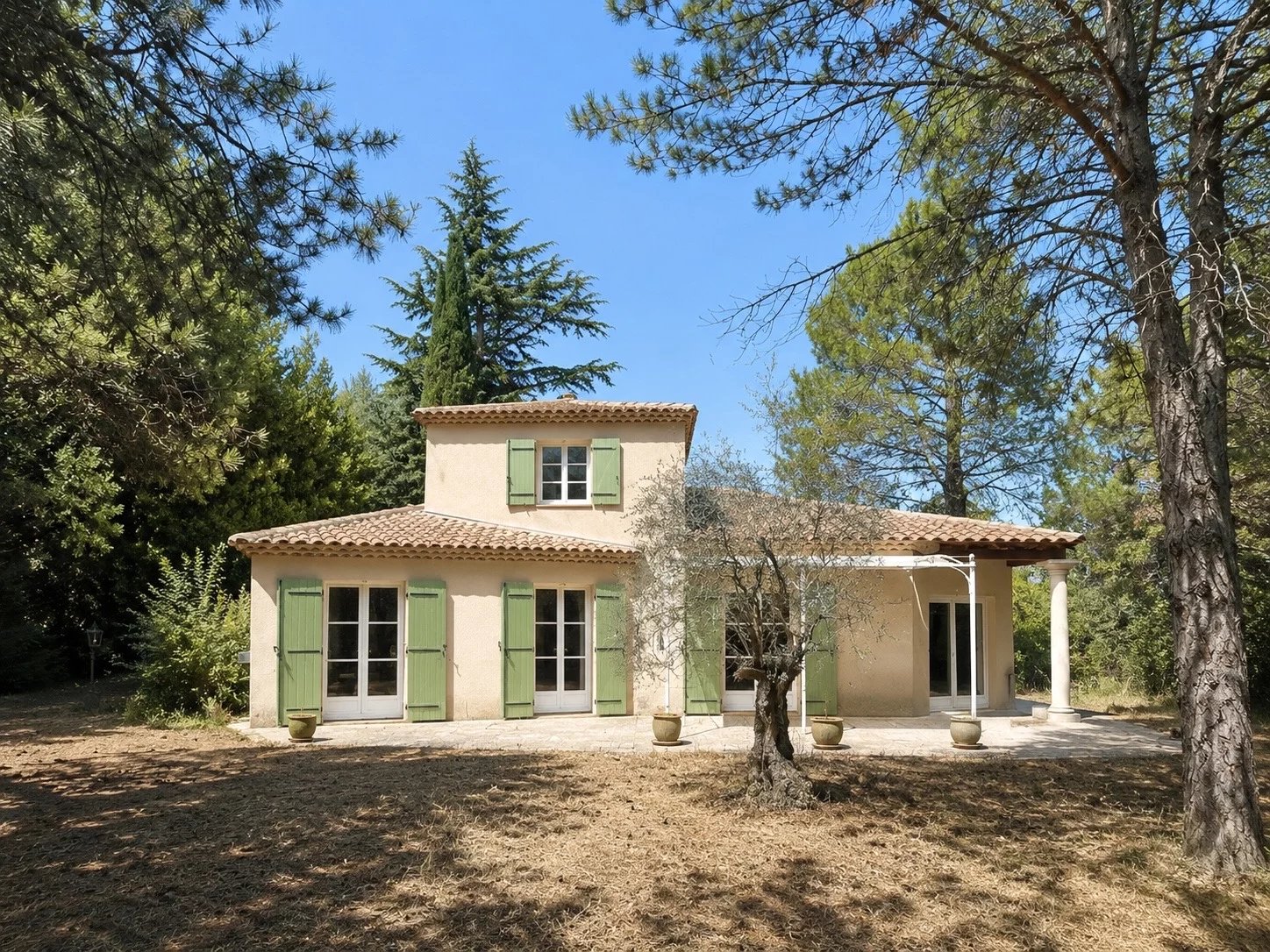 Le Puy-Sainte-Réparade – Maison familiale de 142 m² sur 6 000 m² de terrain boisé avec piscine