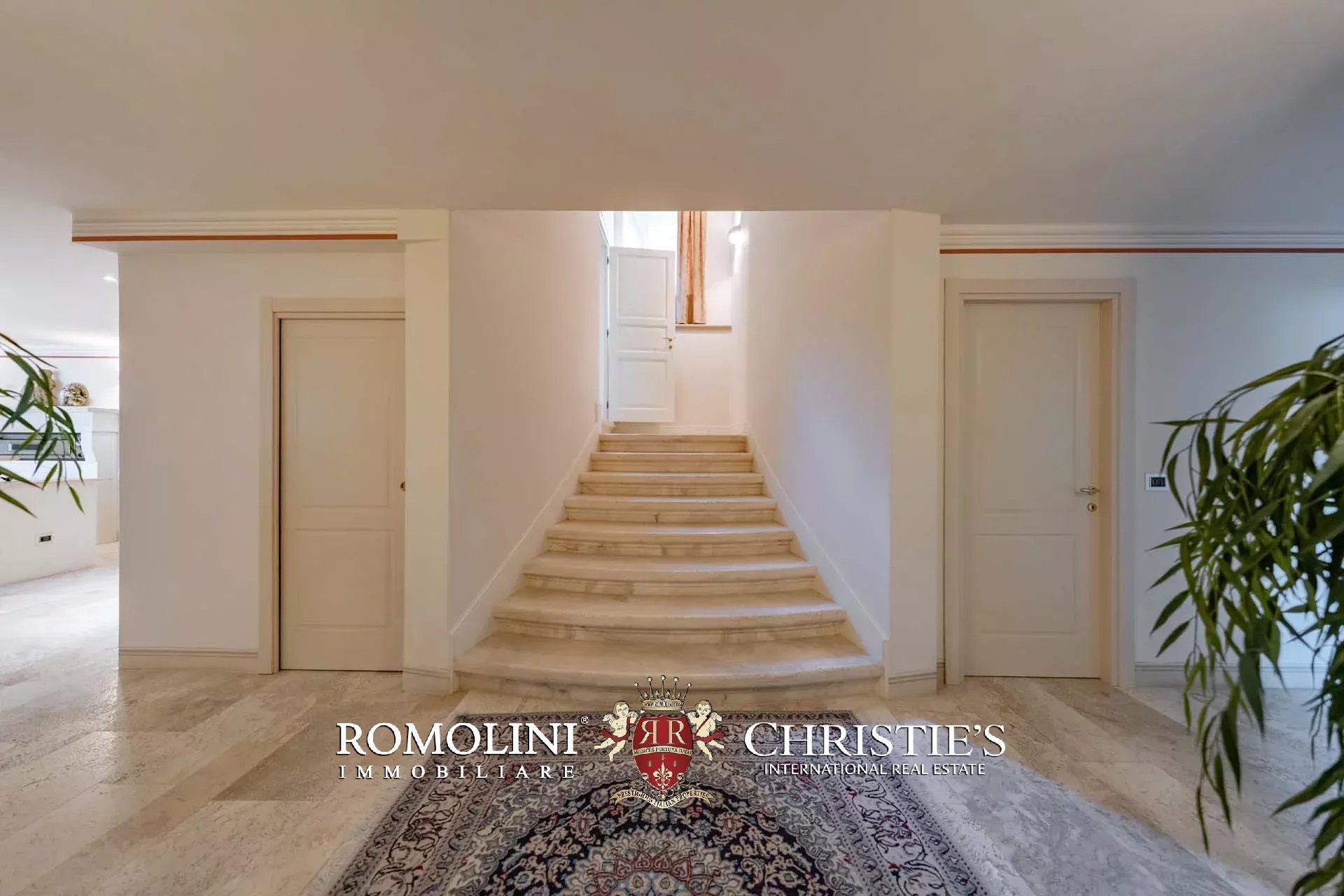10 Bedroom Villa/Townhouse's Image 58