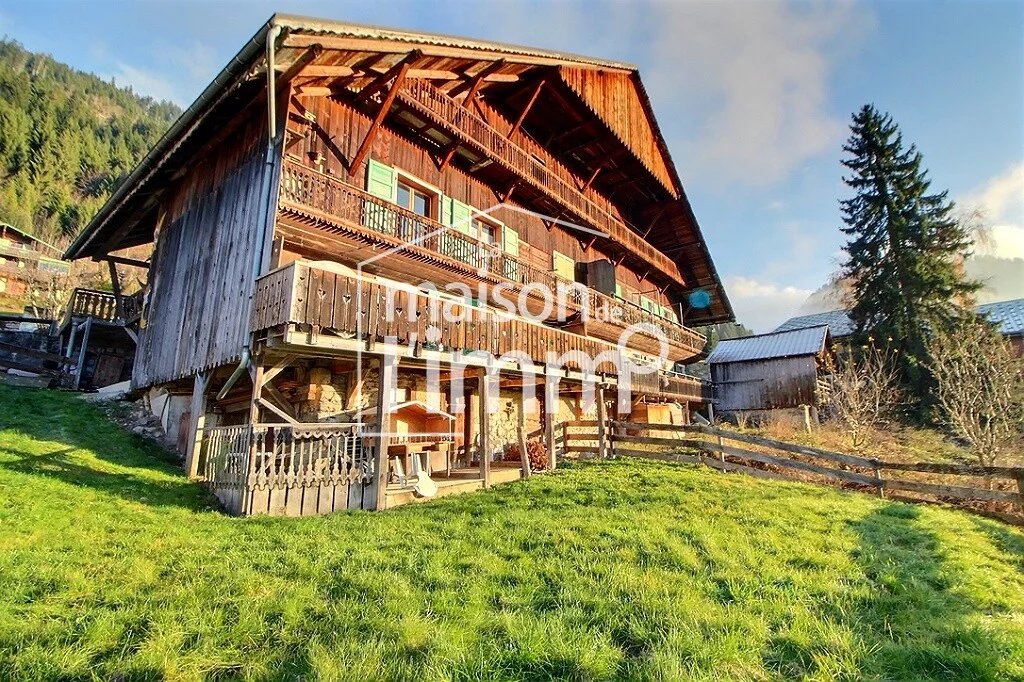 FERME MITOYENNE - A VENDRE - AU COEUR DE CHATEL DANS LES PORTES DU SOLEIL