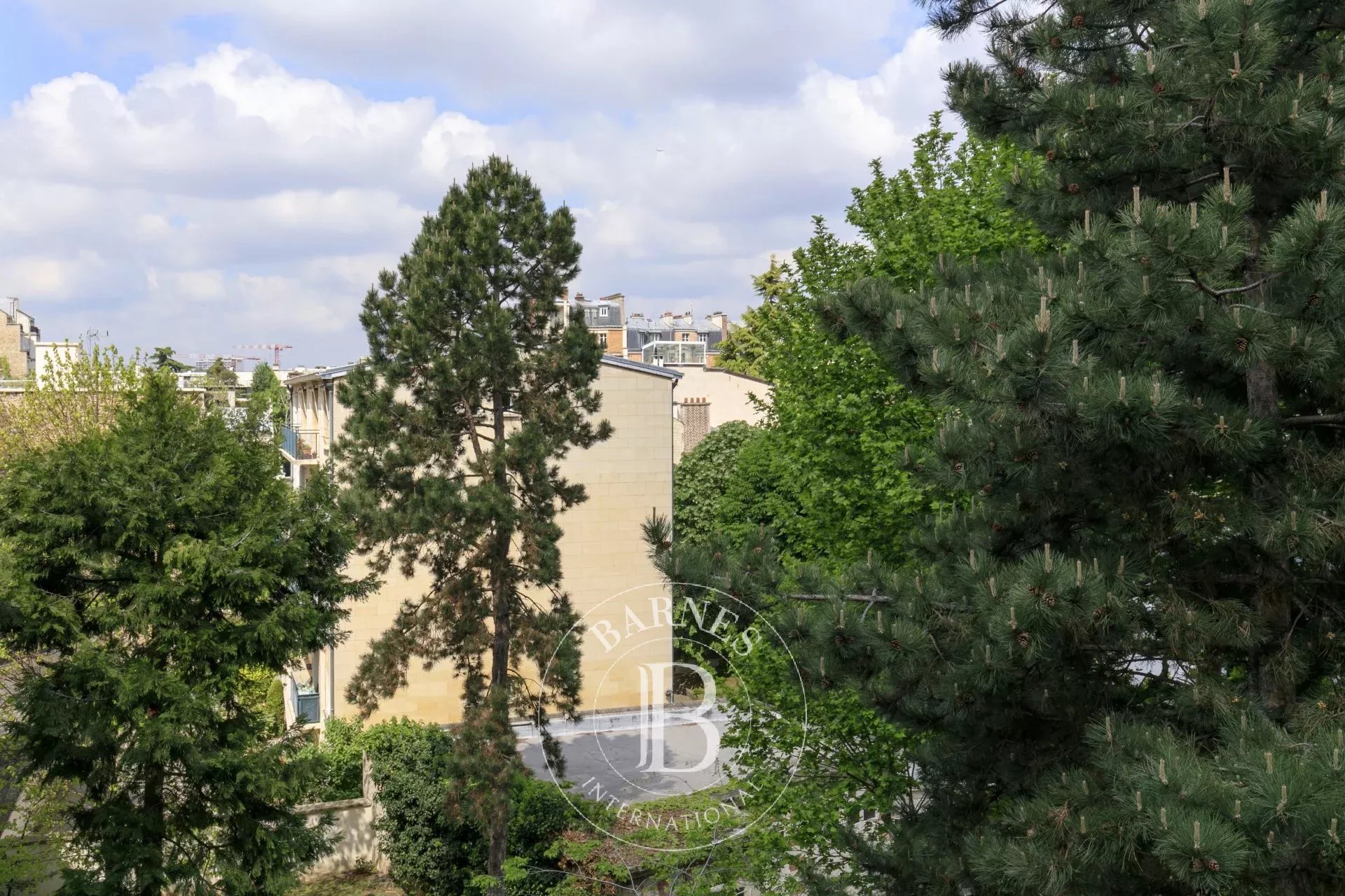 Neuilly-Inkermann - Top floor - 3-room apartment - 2 bedrooms - Quiet and verdant - High-end co-ownership - Pasteur school sector