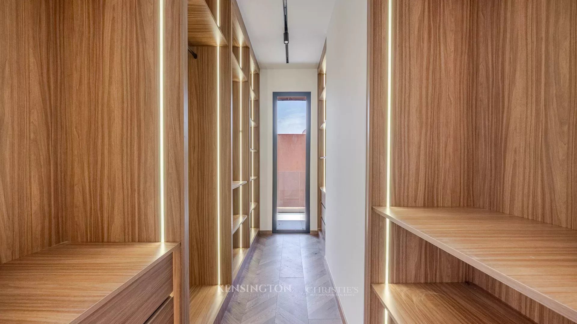 5 Bedroom Villa/Townhouse's Image 17