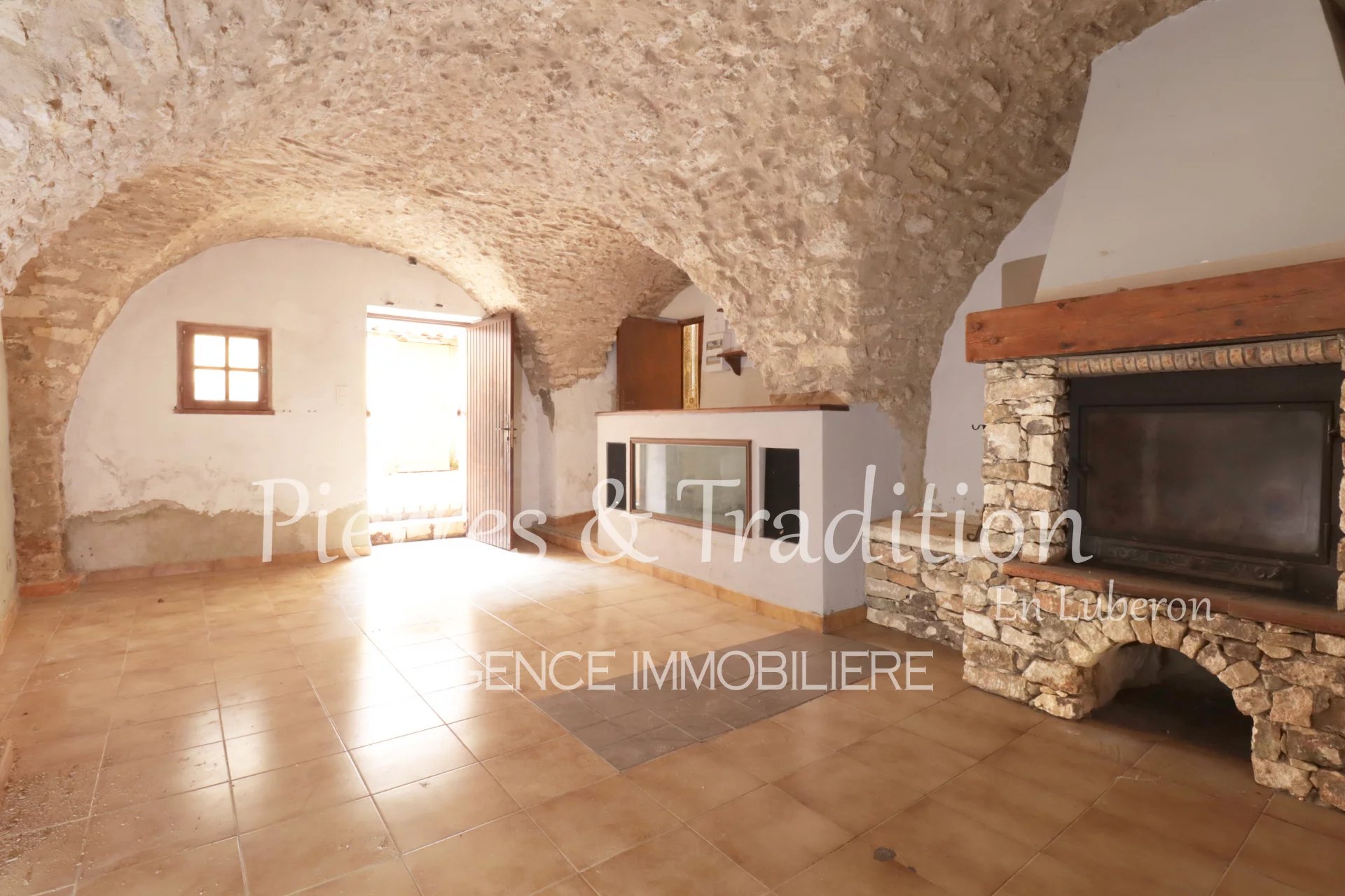 Villars, charming village house with courtyard