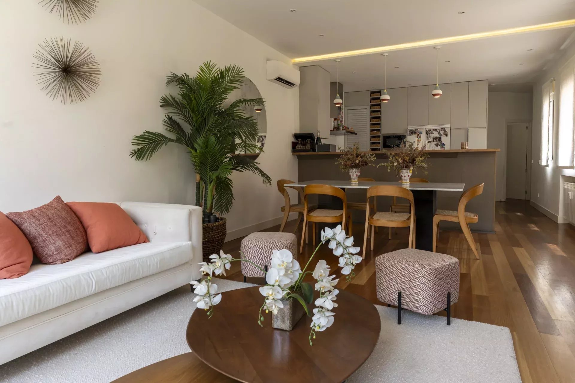 Exclusive Penthouse with Private Terrace in the Heart of Salamanca - picture 17