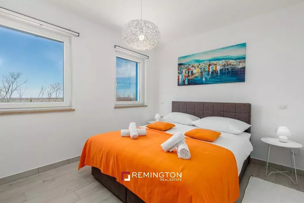 7 Bedroom Villa/Townhouse's Image 9