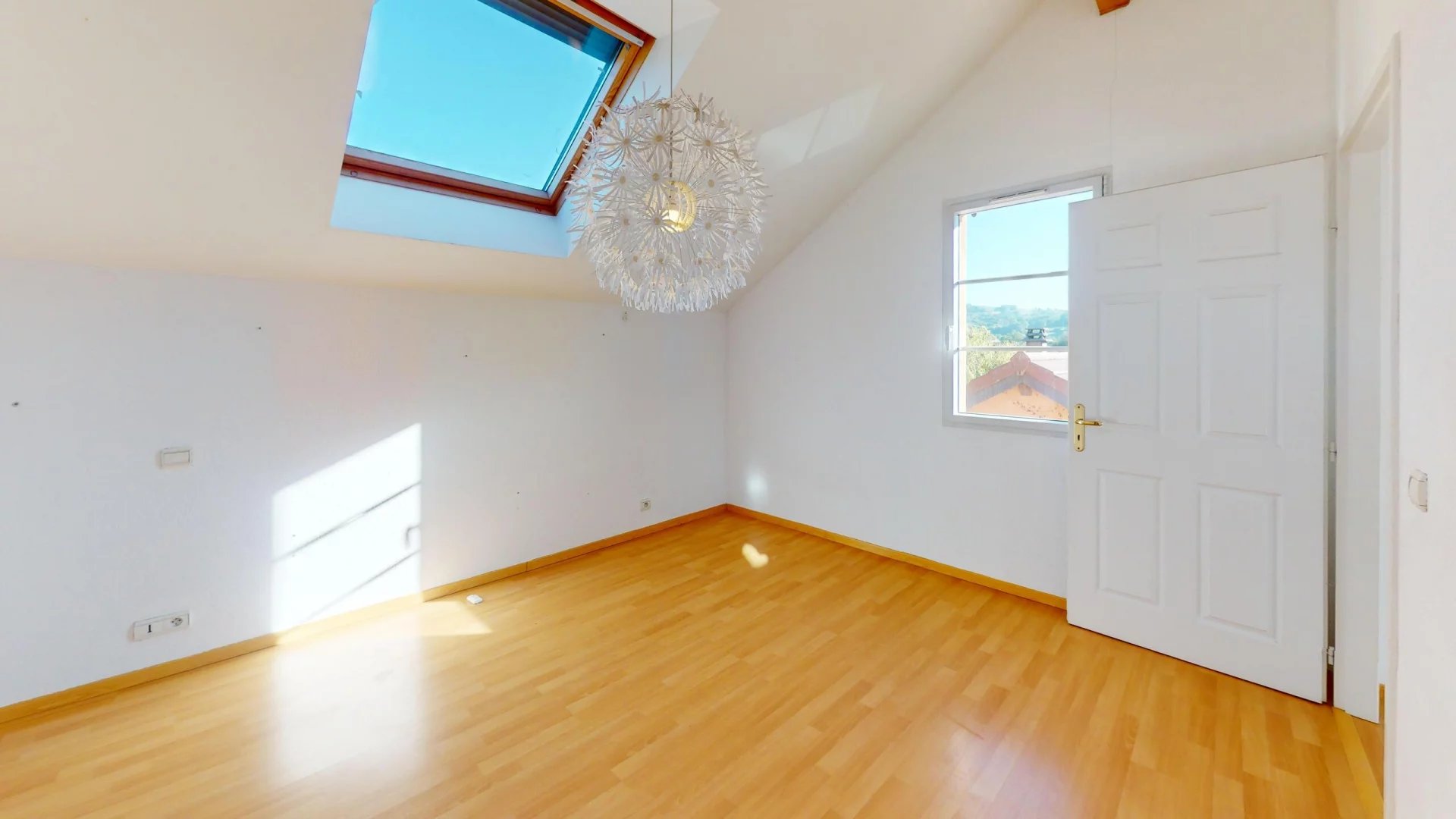 Villa 3 chambres, 3 SdB, jardin, dans résidence piscine - prox. Genève