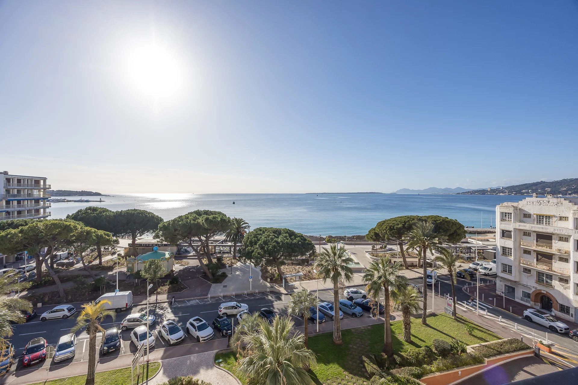 Juan-les-Pins, Le Center Bay – Vue Mer Panoramique