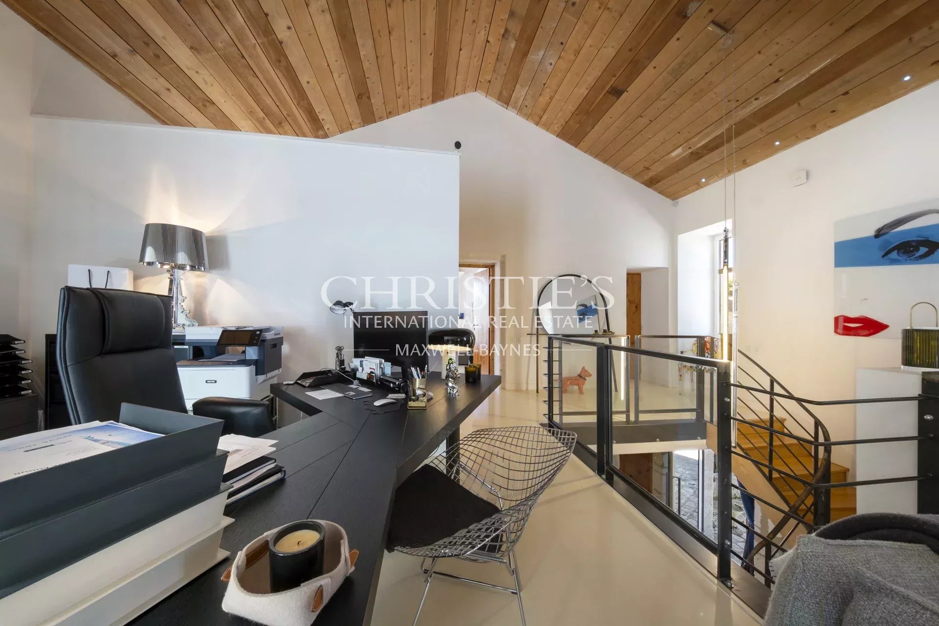 13 Bedroom Villa/Townhouse's Image 23