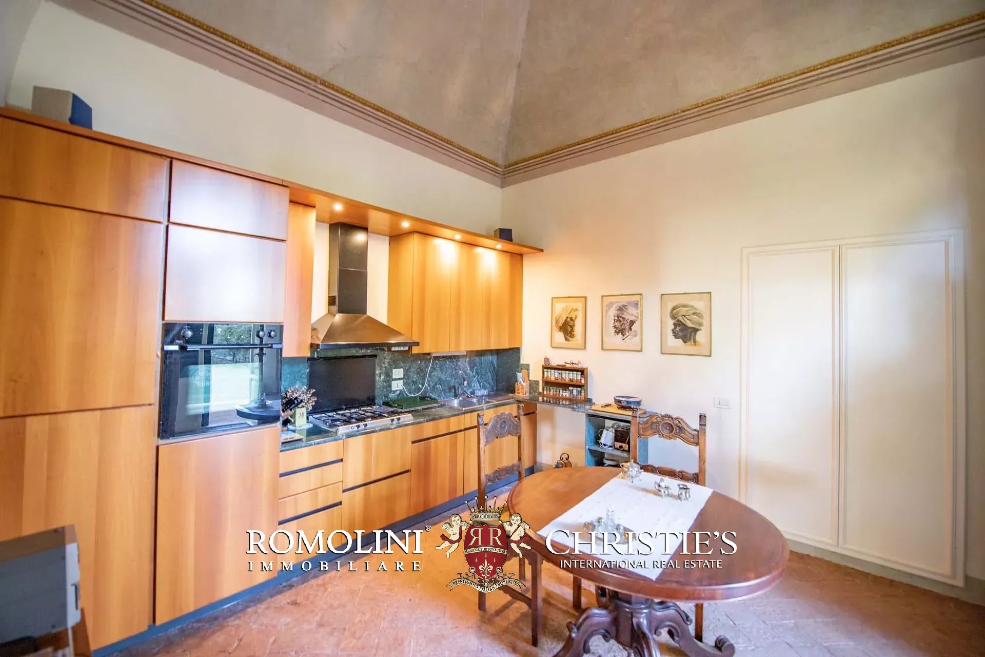 LUXURY PERIOD VILLA FOR SALE NEAR PISA, TUSCANY