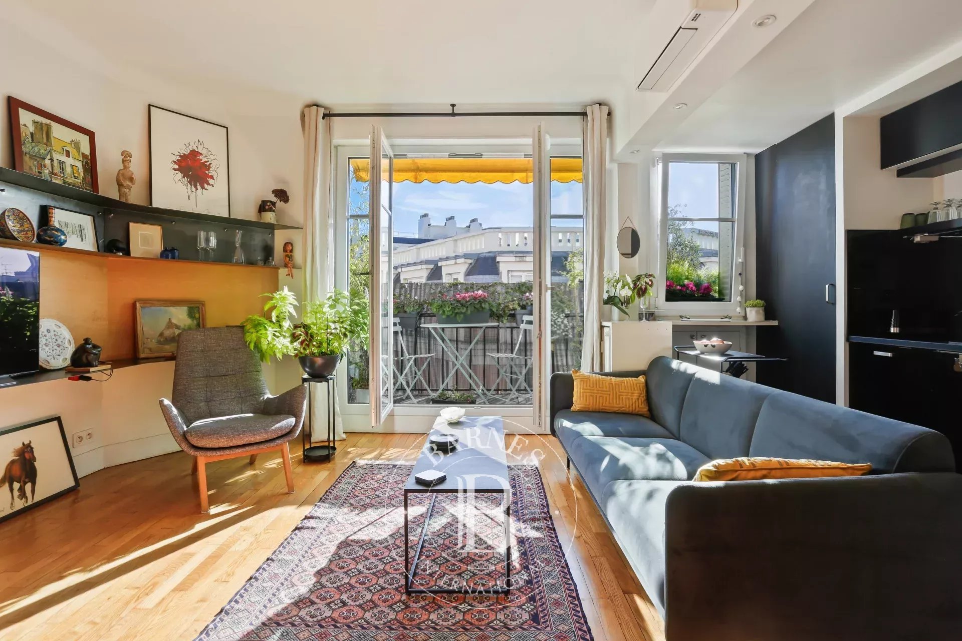 Paris  - Appartement 2 Pi&egrave;ces, 1 Chambre - picture 2