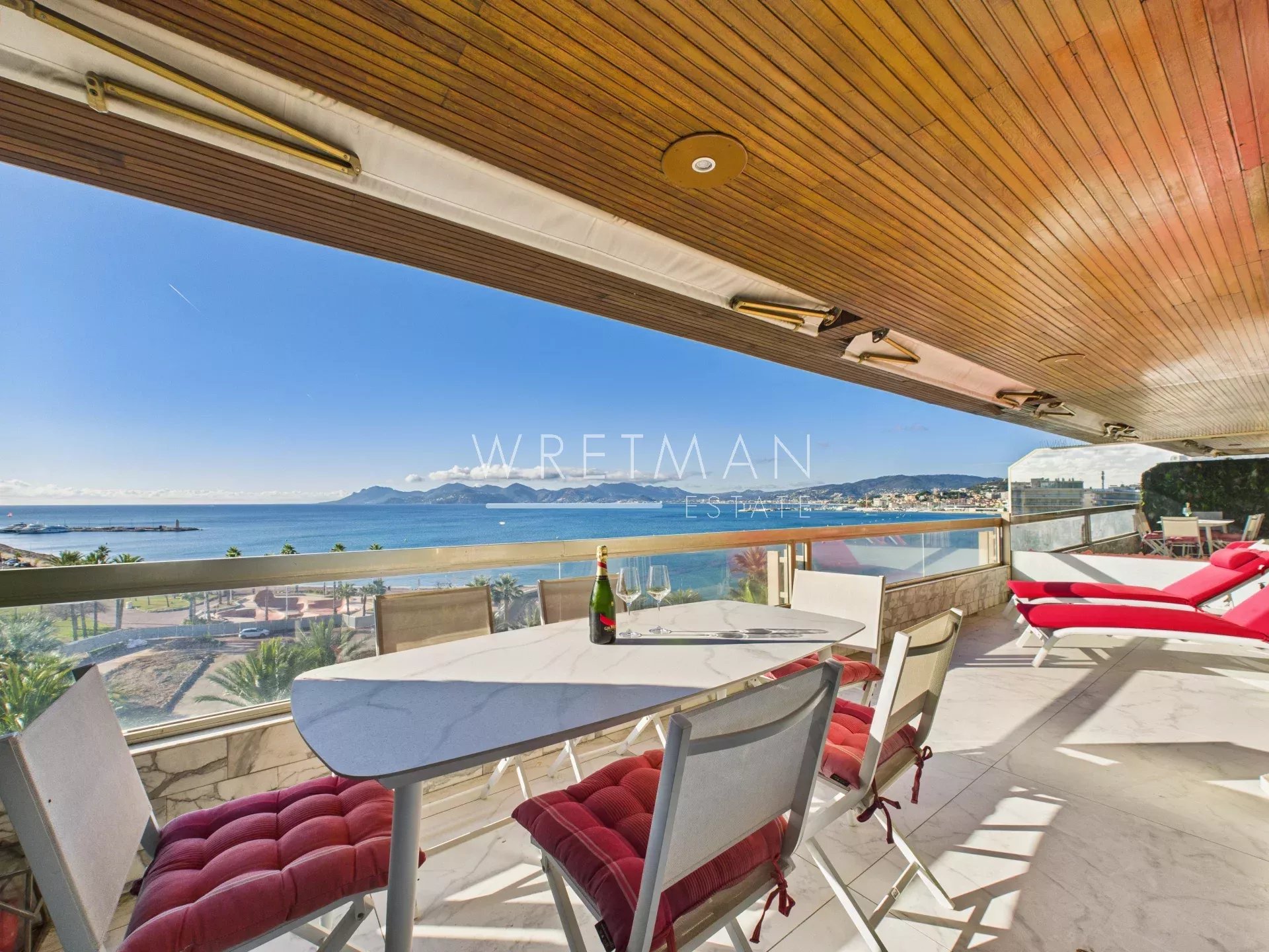 Appartement 3 pièces rénové avec terrasse vue mer  - Cannes Croisette