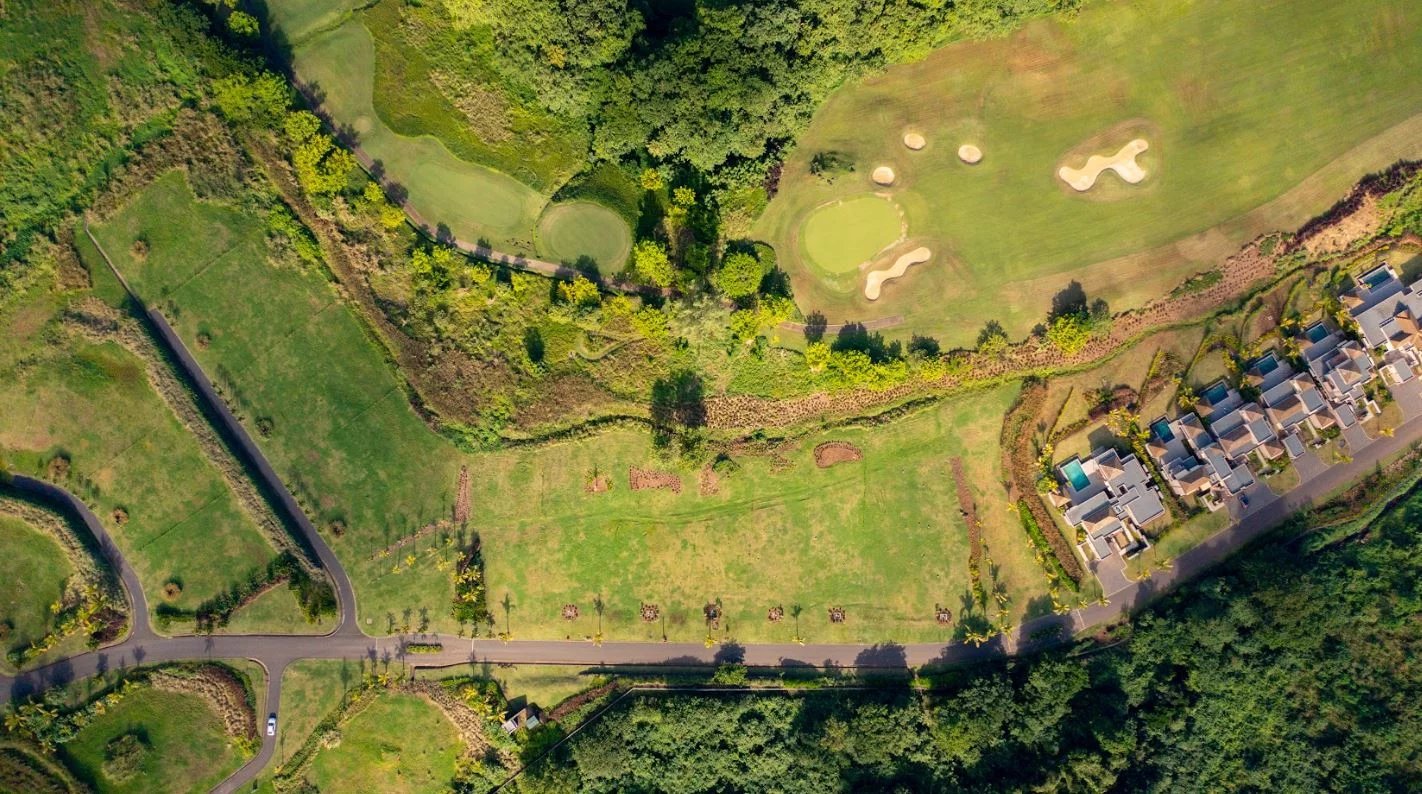 Magnifique terrain situé à Bel ombre, idéal pour un amoureux de golf et de nature