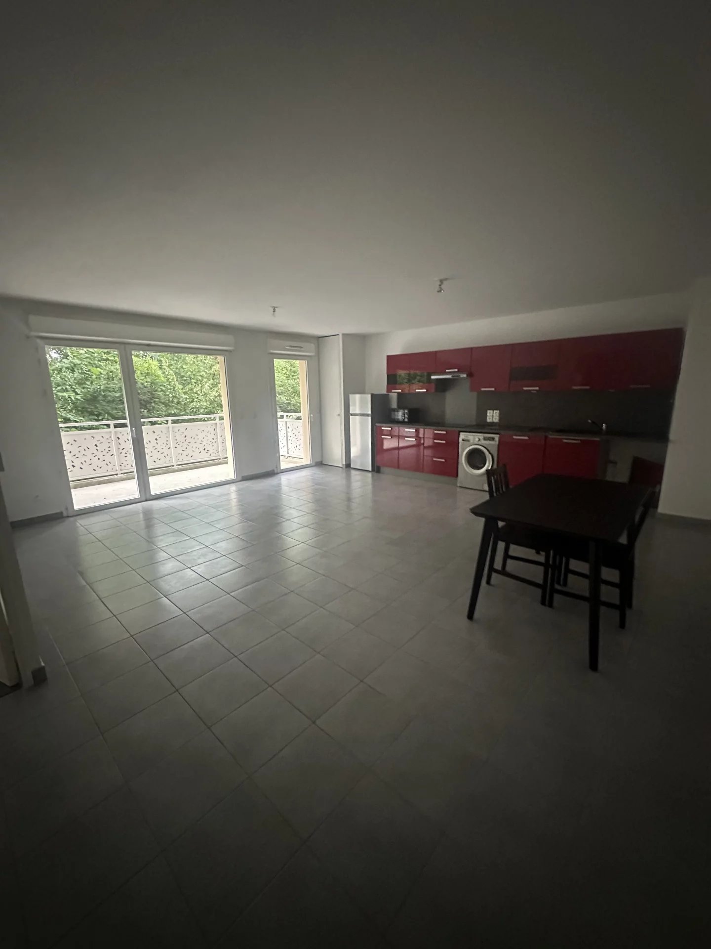 86198182 Location Frans