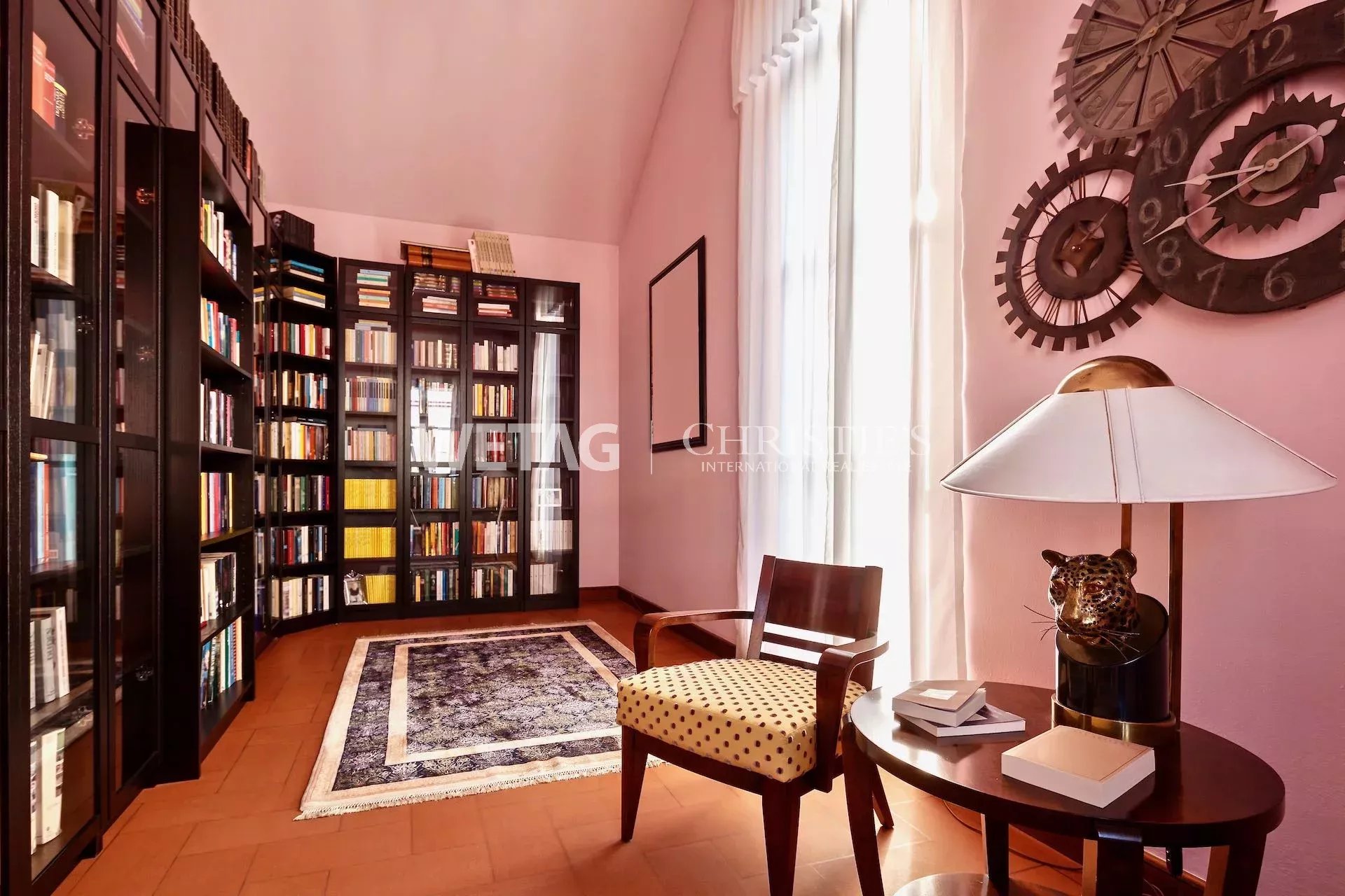 7 Bedroom Villa/Townhouse's Image 4