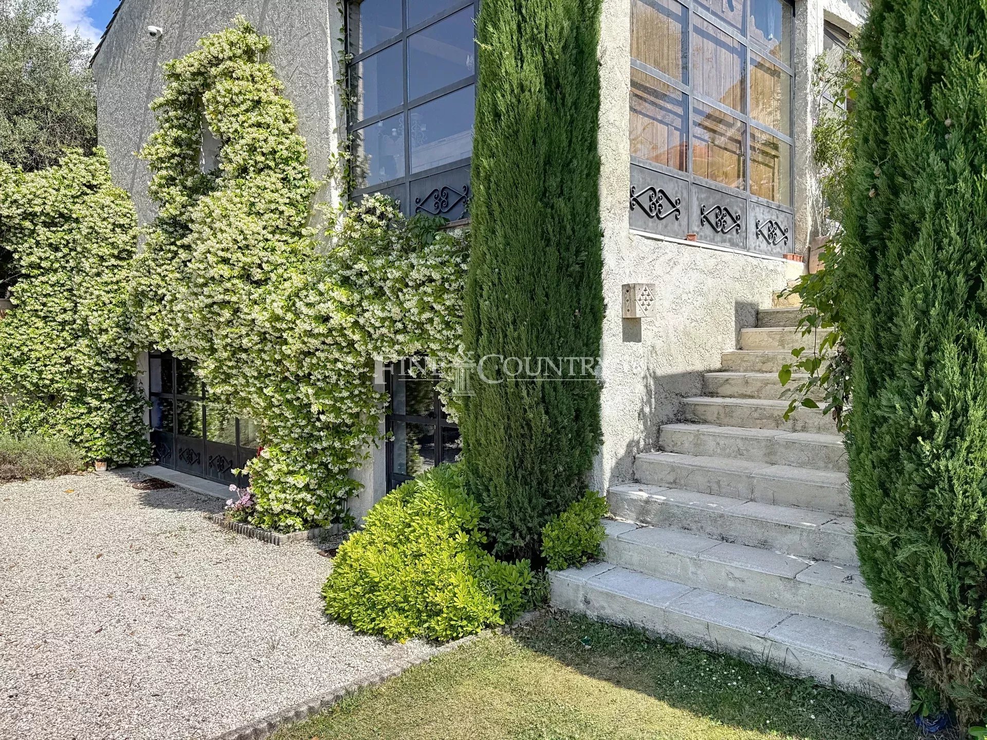 Photo of Villa for sale near Levens with swimming pool