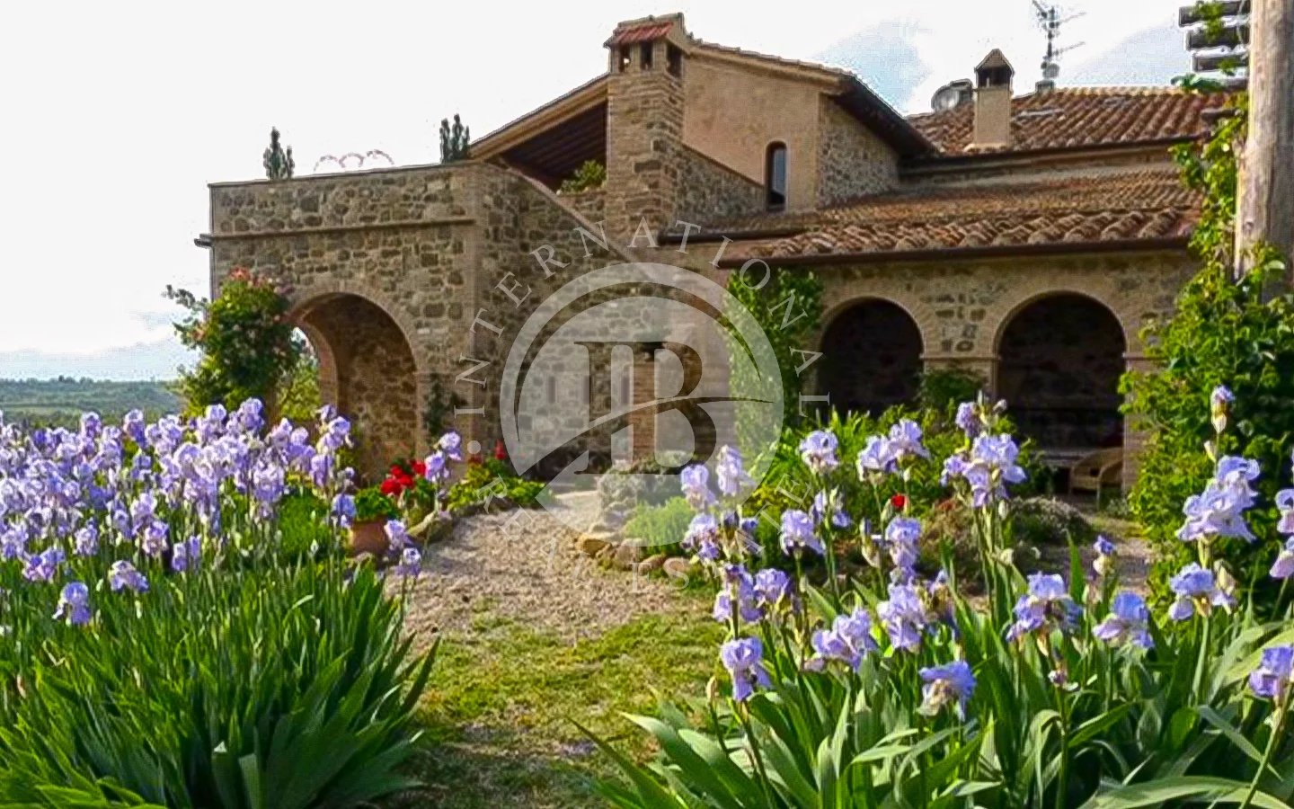 Villa in Castel del Piano - view 1