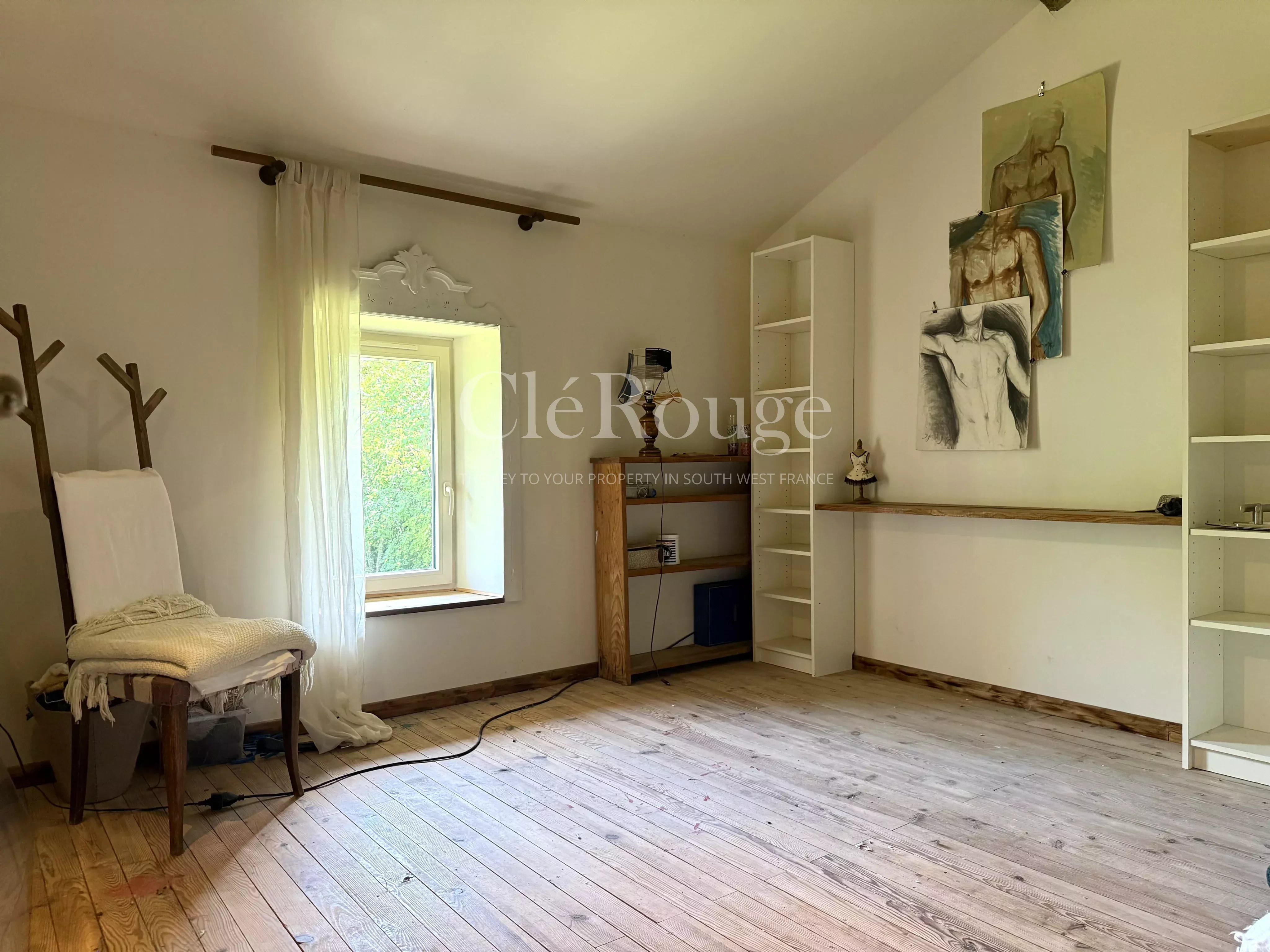 15 minutes from Monségur – Stunning 5-bedroom stone property