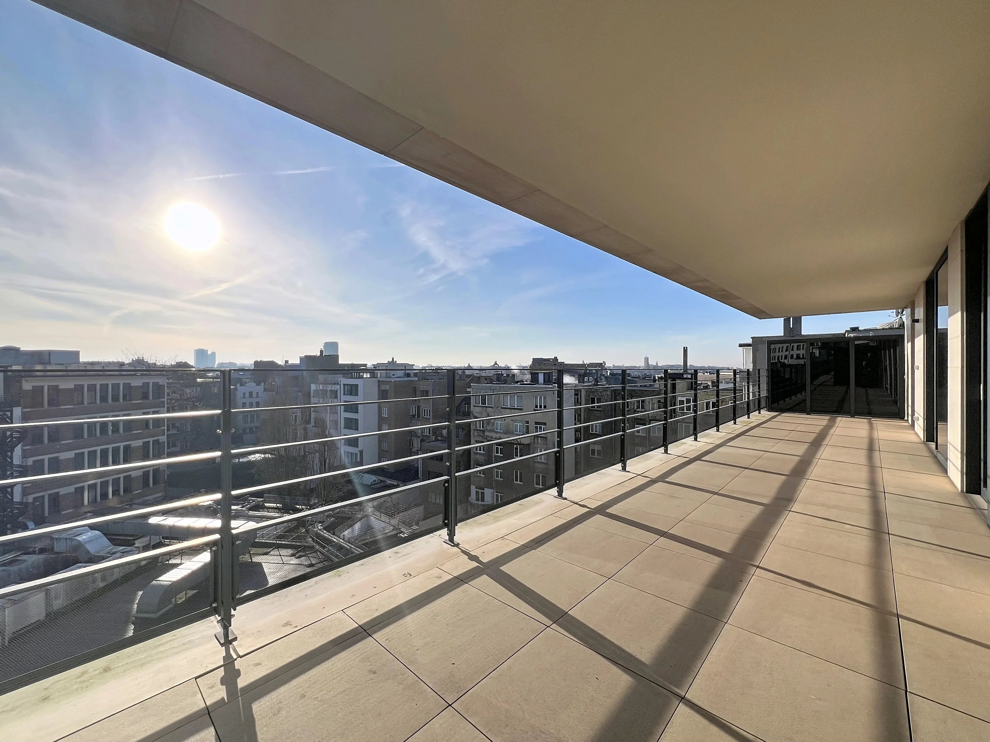 Ixelles - Very nice bright 4 bedroom terrace apartment