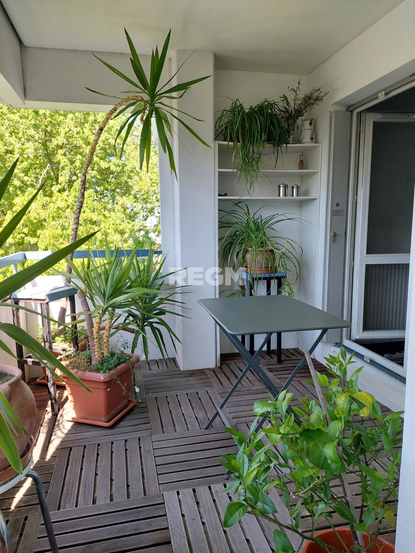T3 lumineux avec terrasse, vue Pyrénées, garage, cave et par
