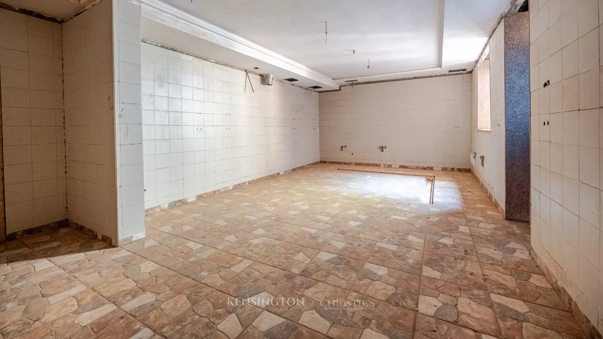 11 Bedroom Villa/Townhouse's Image 44
