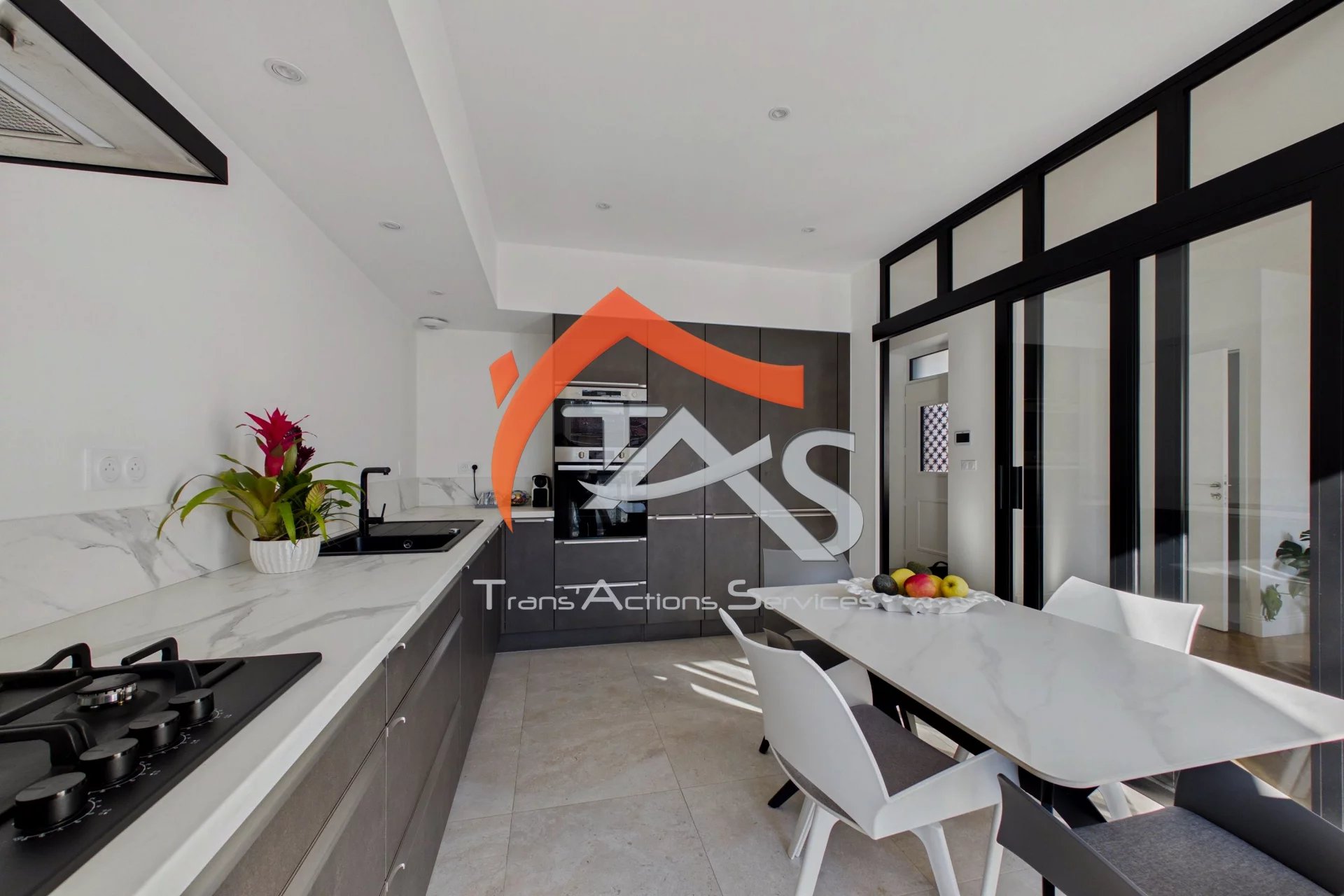 Maison de ville type F4/F5 avec garage - Photo 5