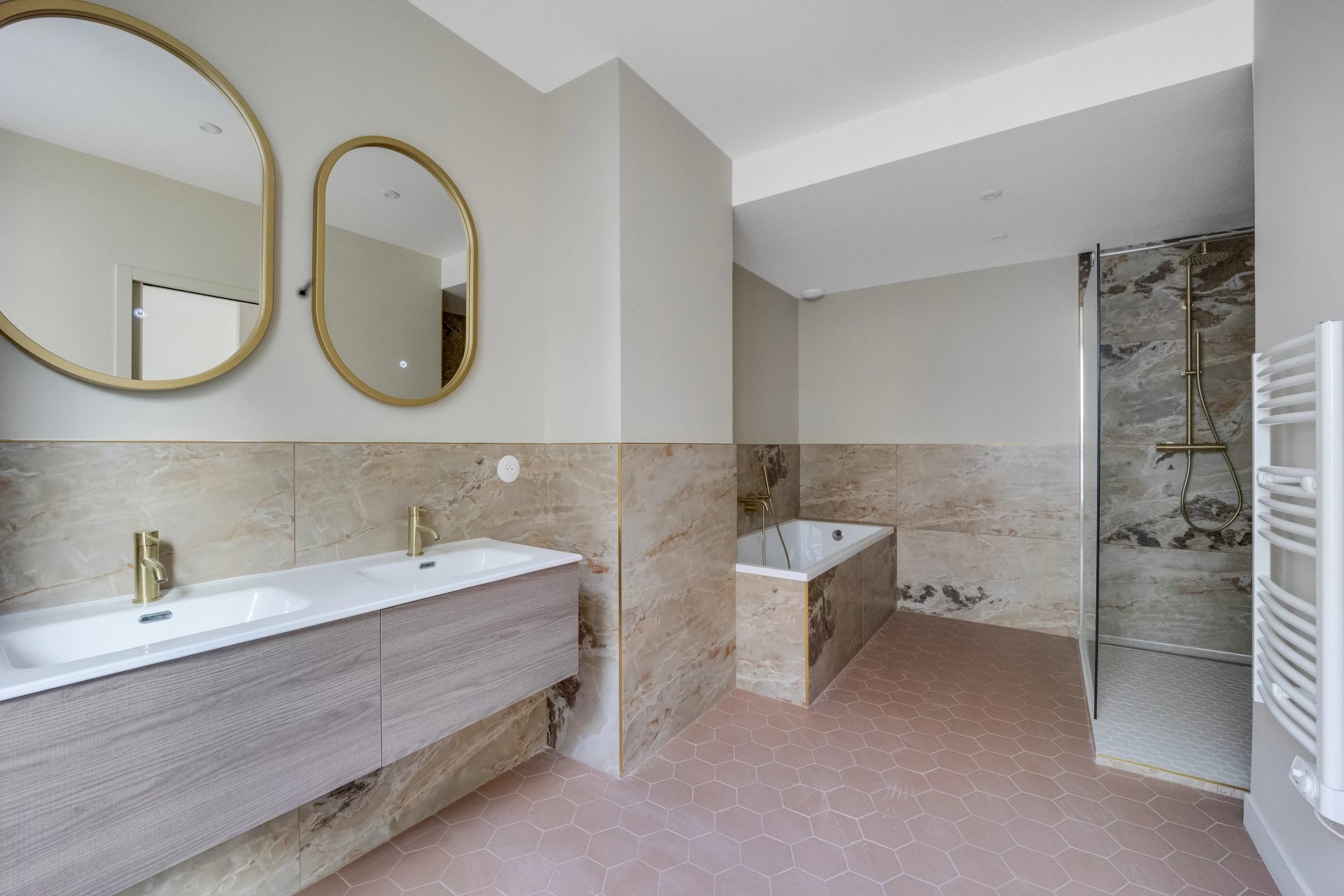 5 Bedroom Villa/Townhouse's Image 12