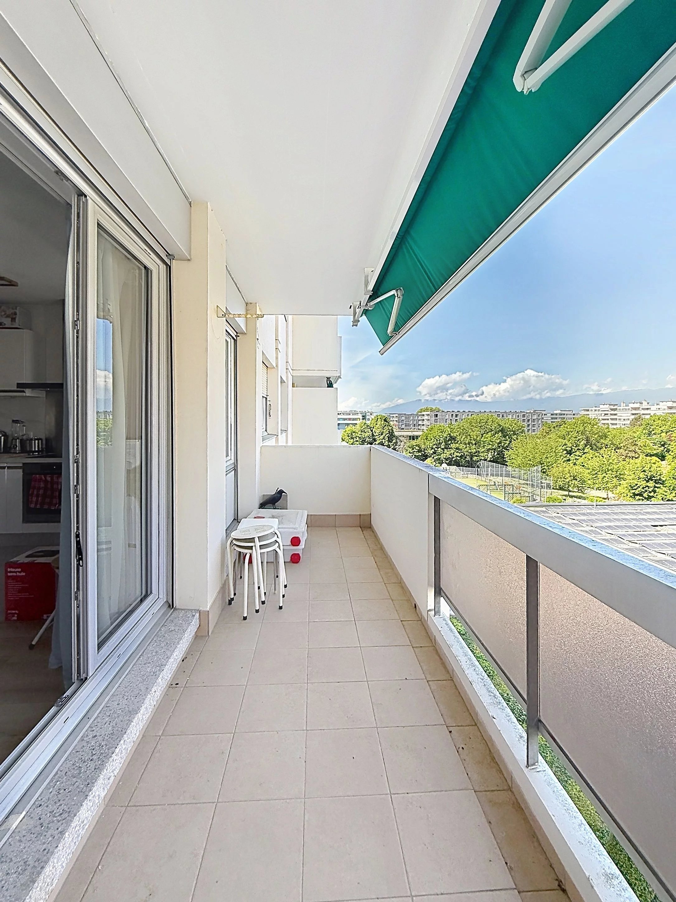 Appartement avec balcon spacieux et lumineux en plein coeur des organisations internationales