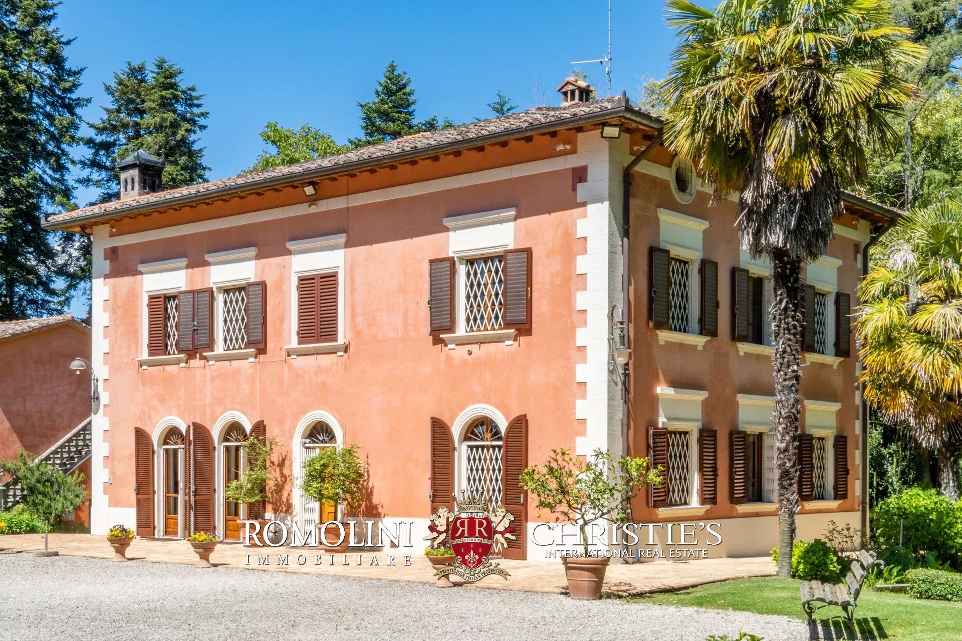 8 Bedroom Villa/Townhouse's Image 47