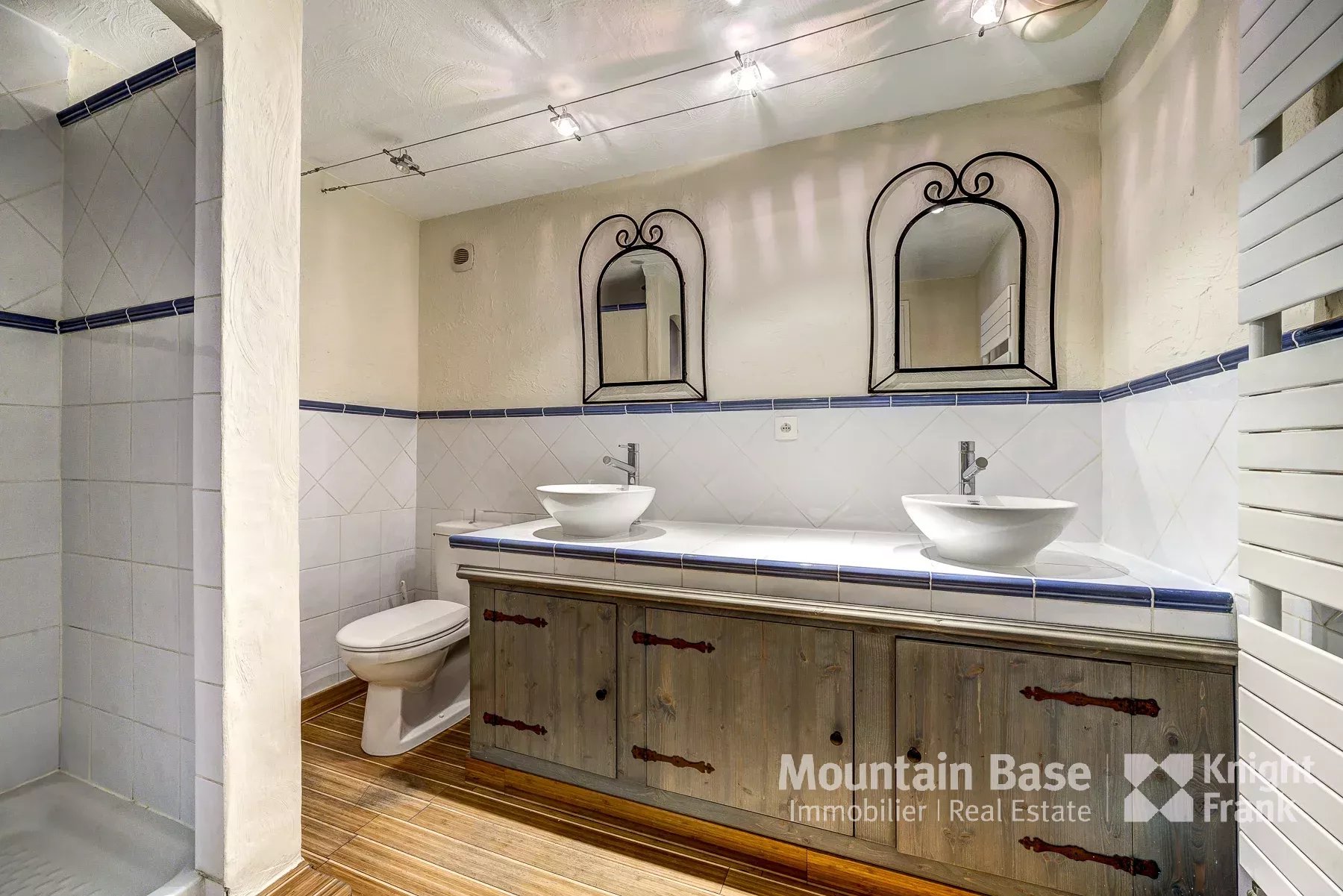 Photo of Renovated 6-Bedroom Farmhouse with Separate Apartment and Garden