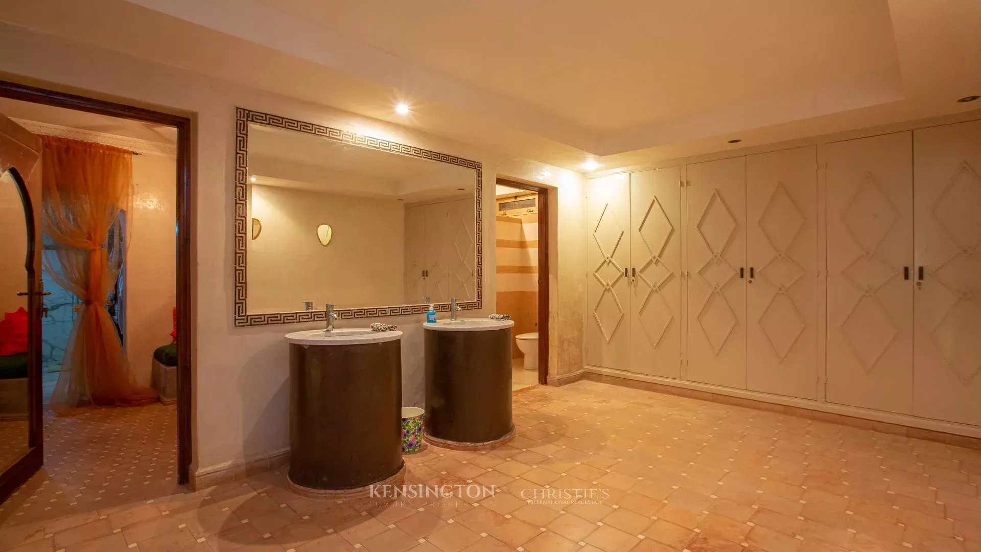 5 Bedroom Villa/Townhouse's Image 36