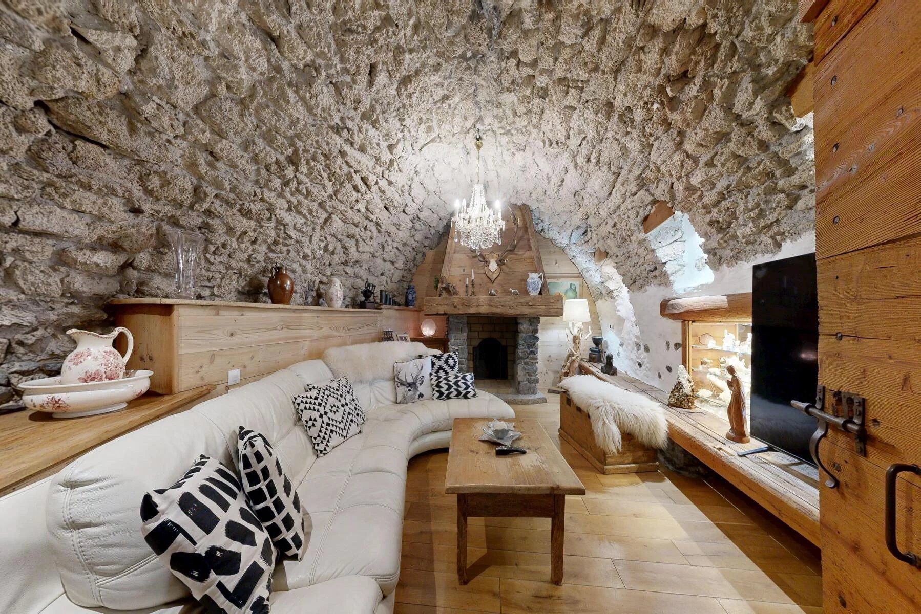 Photo of PASSY - A historic, beautifully restored, 7-bedroom coaching inn