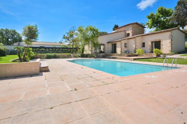 Stunning Valbonne Villa for sale Near Village with Pool and Parking — photo 6