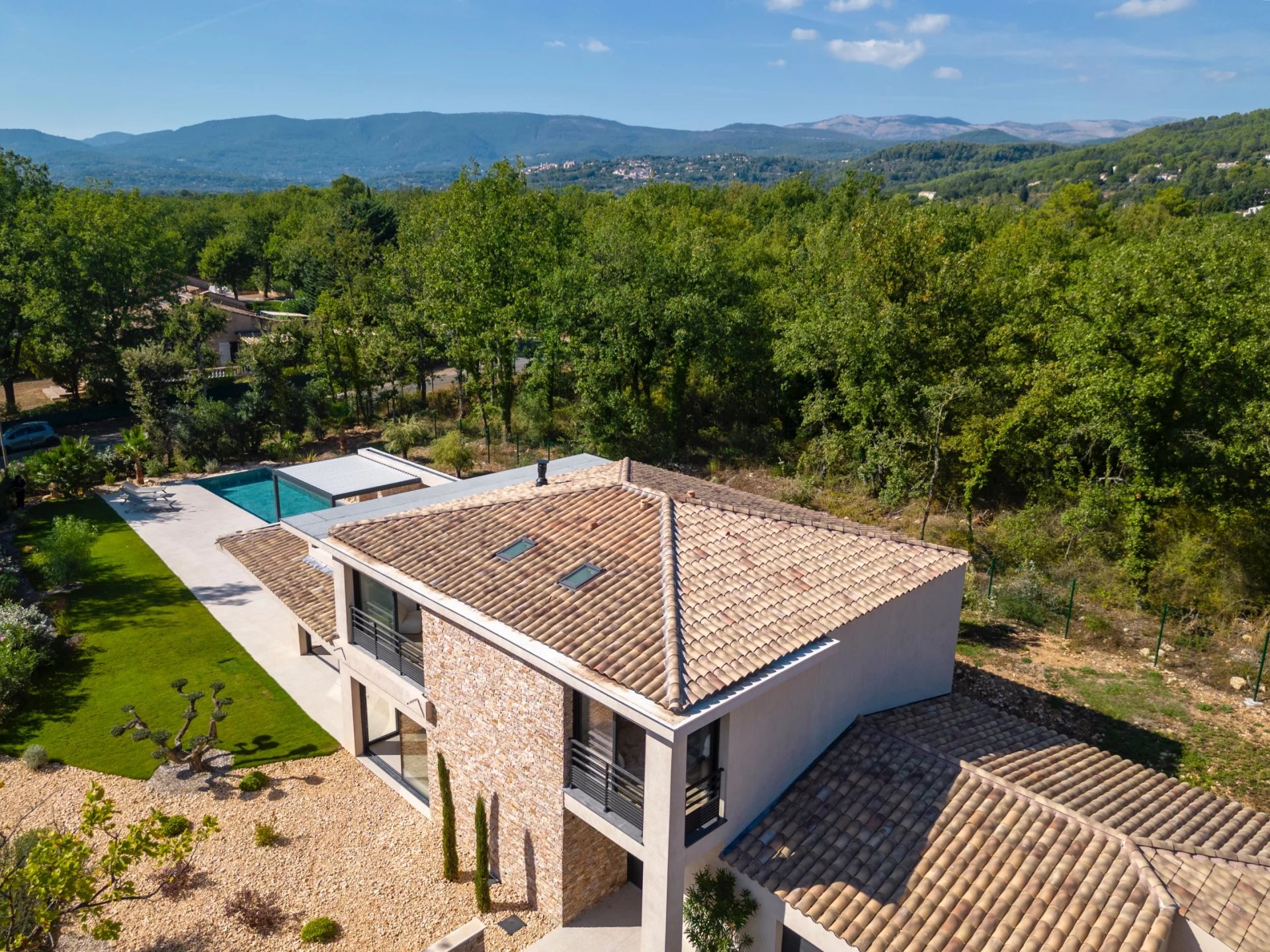 Stunning new built property in the domaine of Terre Blanche - Tourrettes Stunning new built property in the domaine of Terre Blanche - Tourrettes