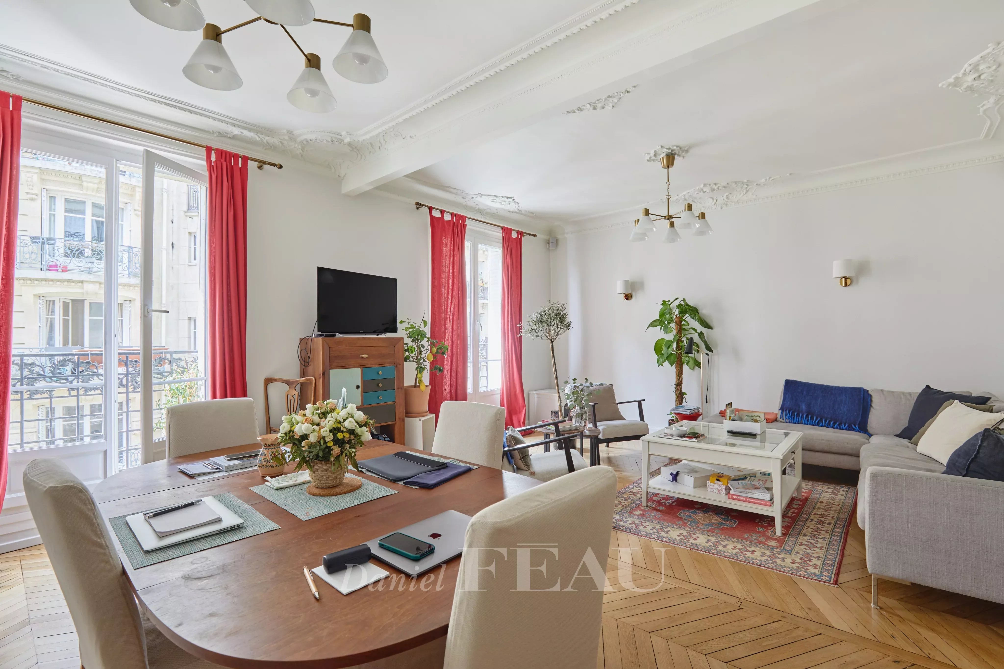 Paris 7th District – A 2-bed apartment rented furnished