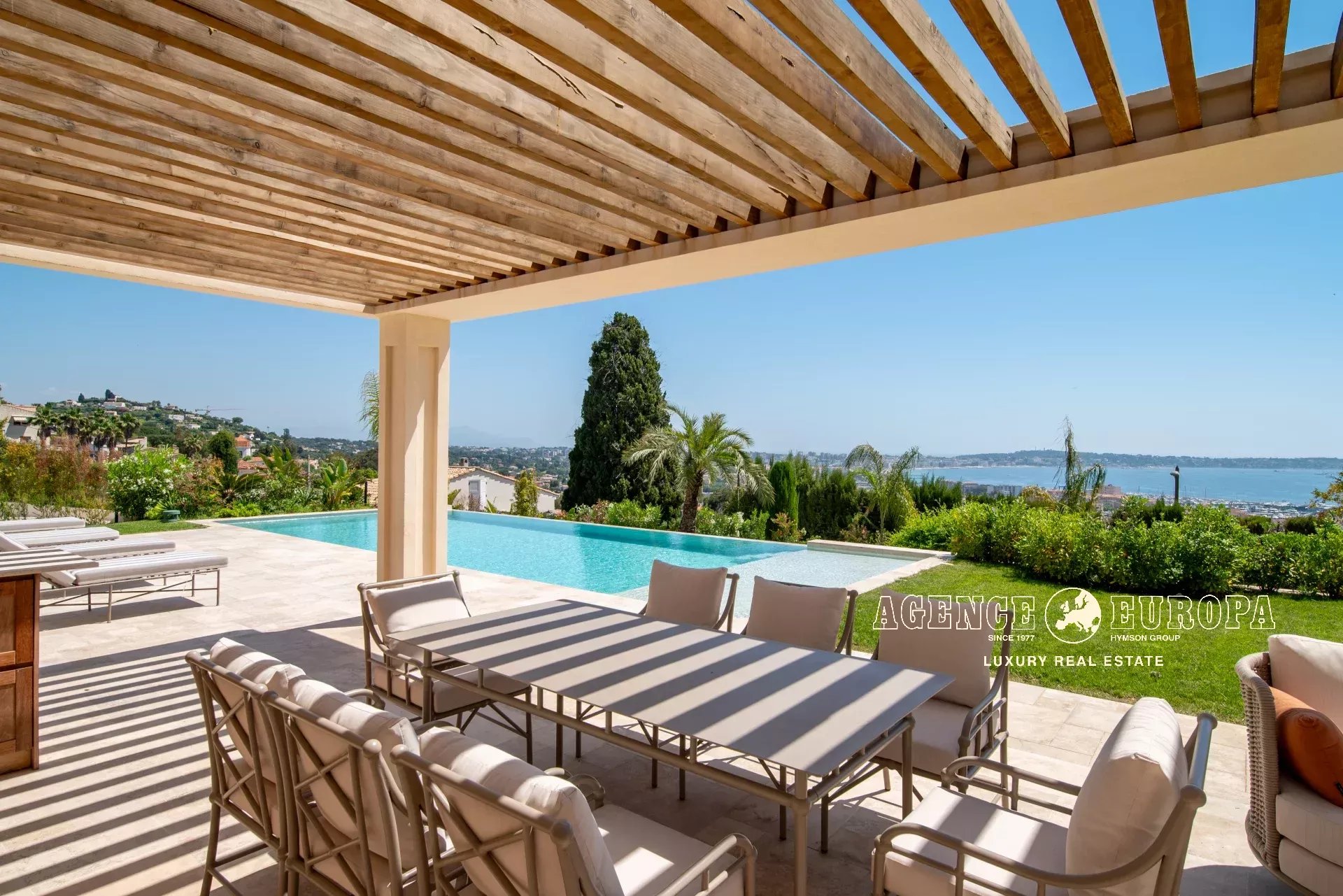GOLFE-JUAN - SPACIOUS RENOVATED VILLA - PANORAMIC SEA VIEW