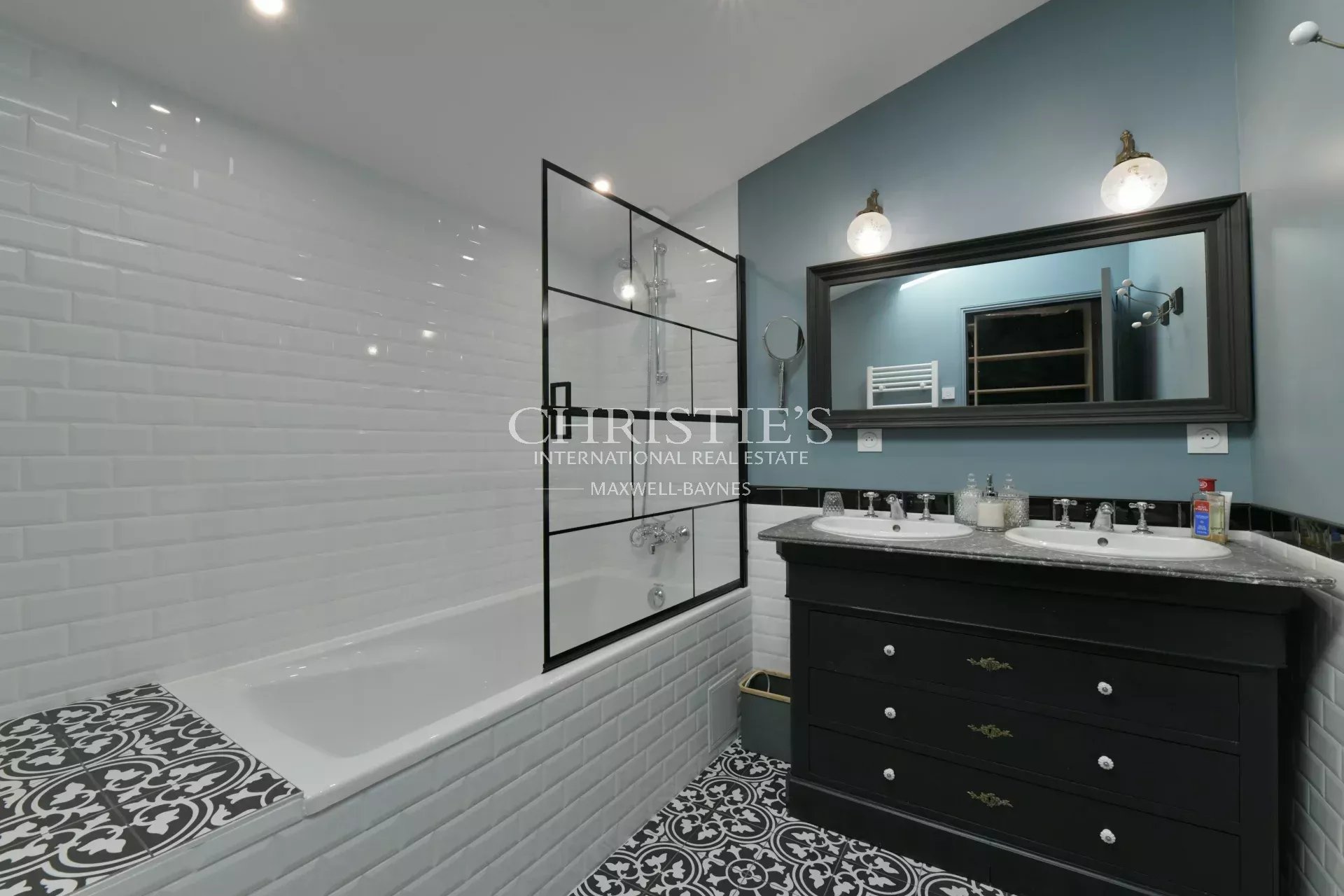 5 Bedroom Villa/Townhouse's Image 12