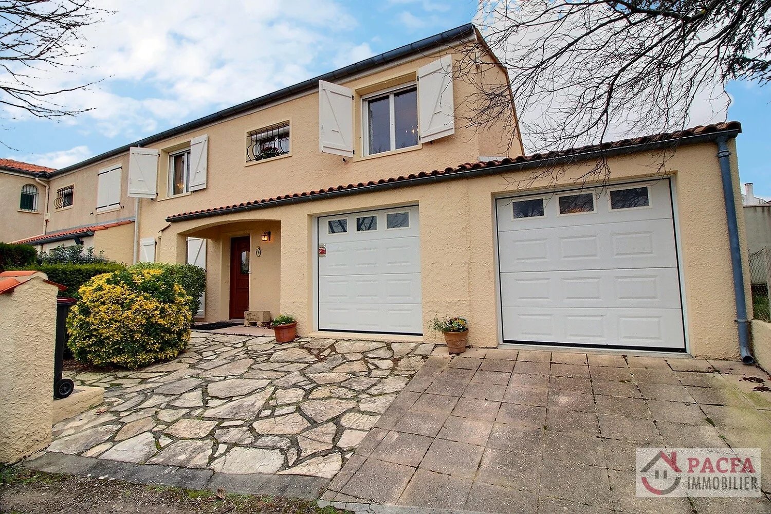 Agence immobilière de 