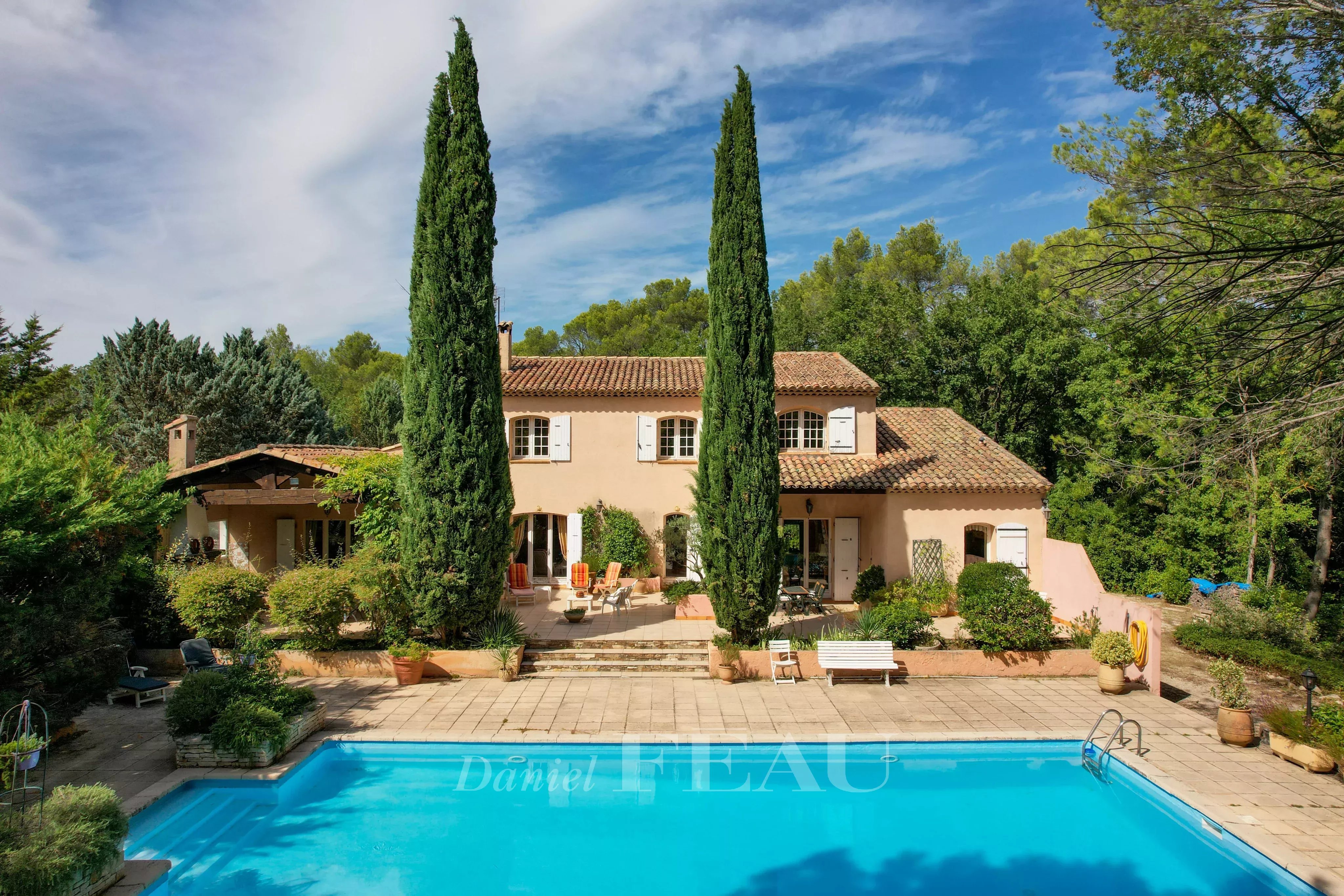 Fuveau – A beautiful 6-bed family home