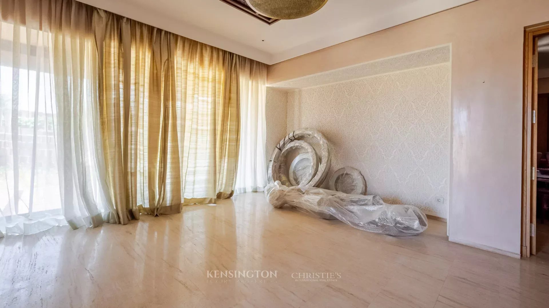 6 Bedroom Villa/Townhouse's Image 31