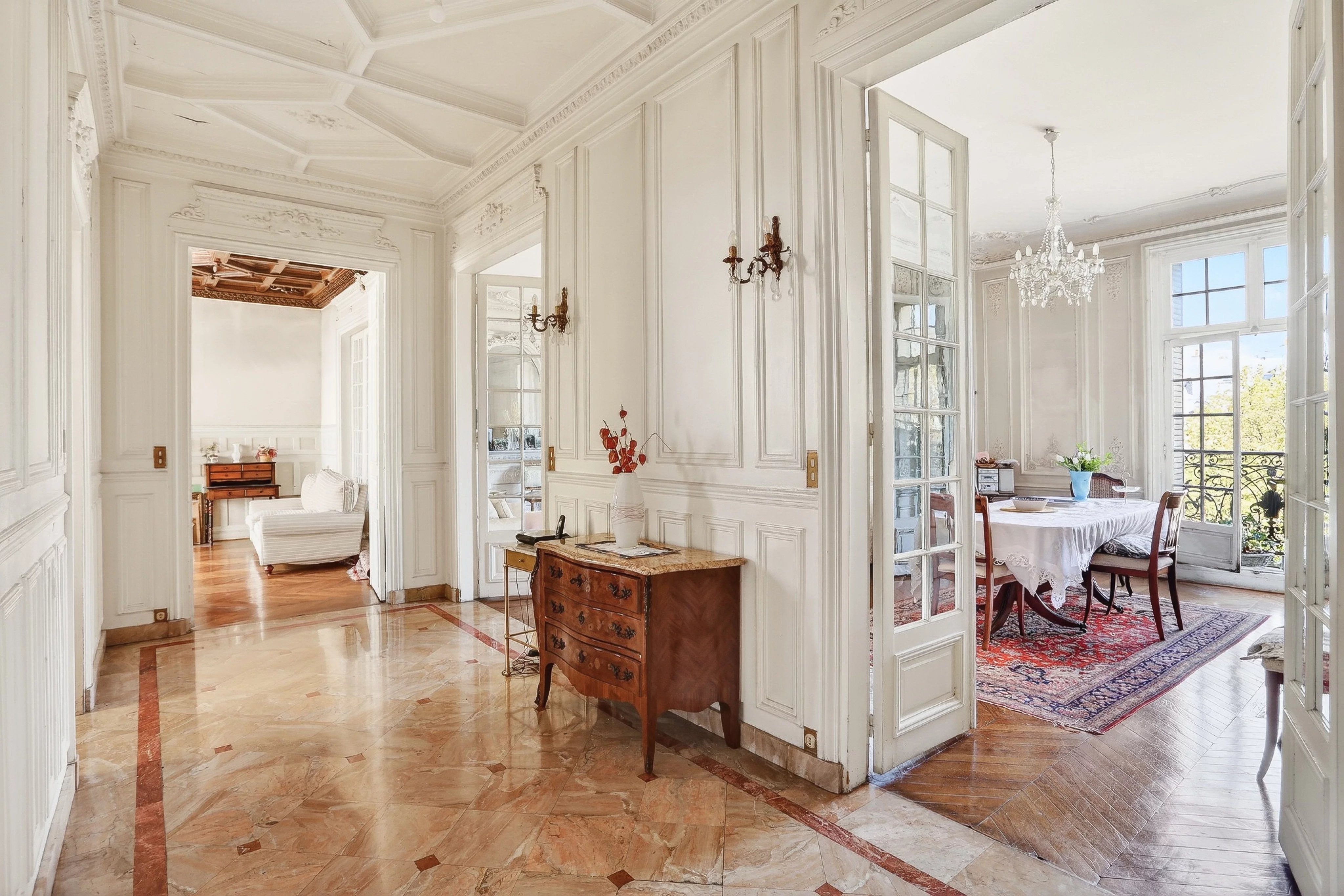 Paris 3 - Appartement Familial - A rénover - Lumineux