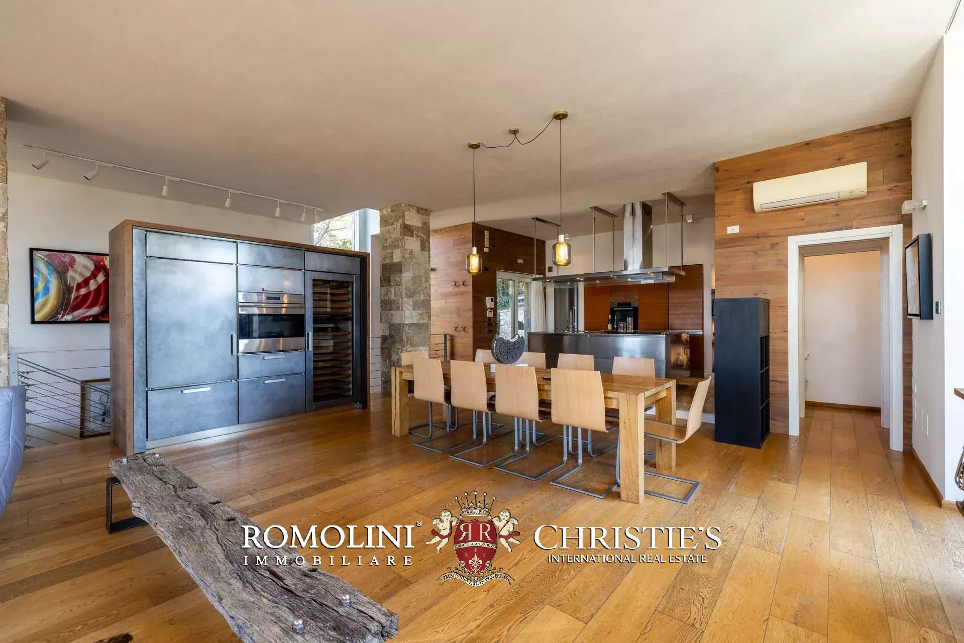 4 Bedroom Villa/Townhouse's Image 20