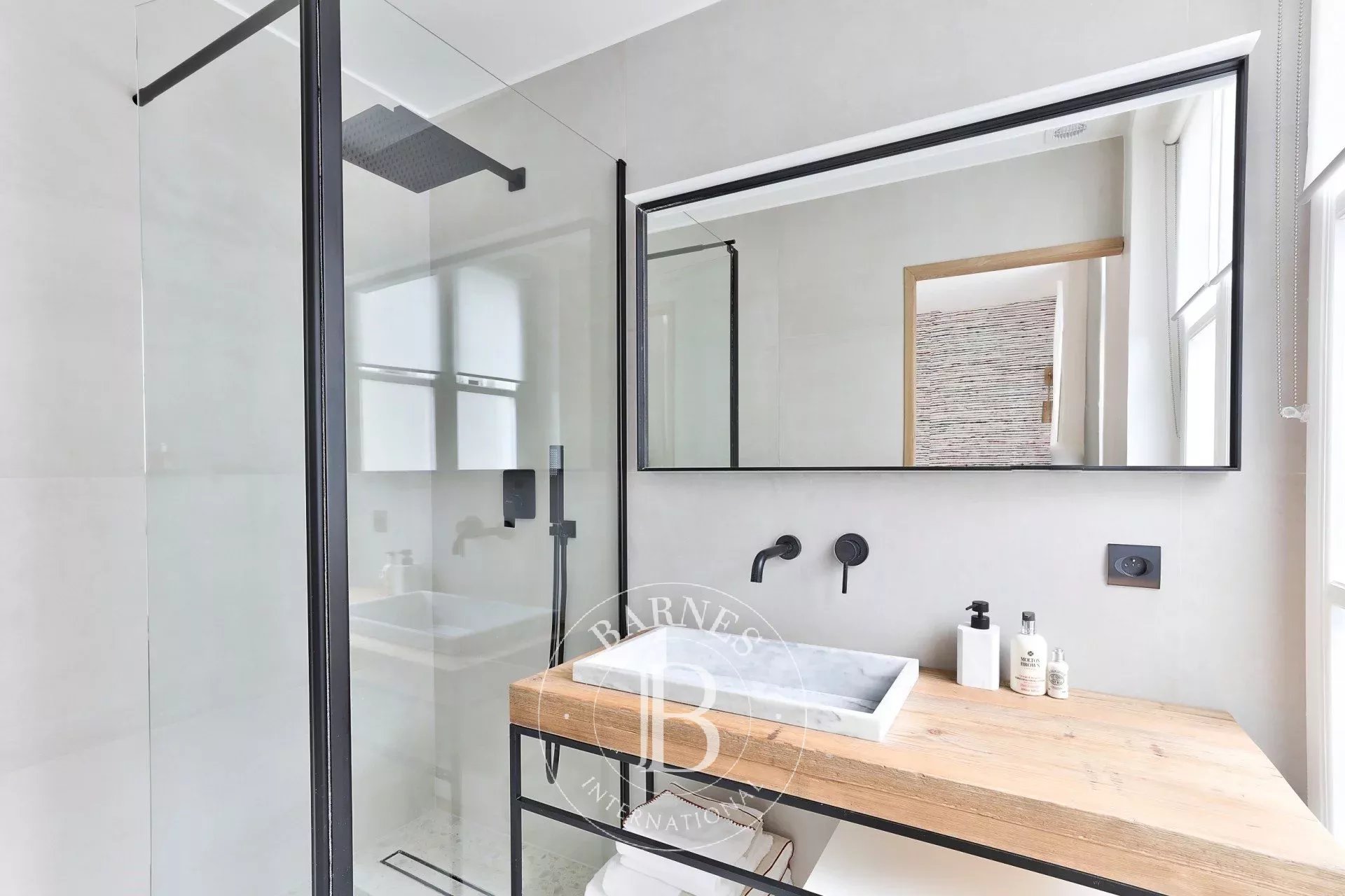 Daire Paris 3ème - picture 6